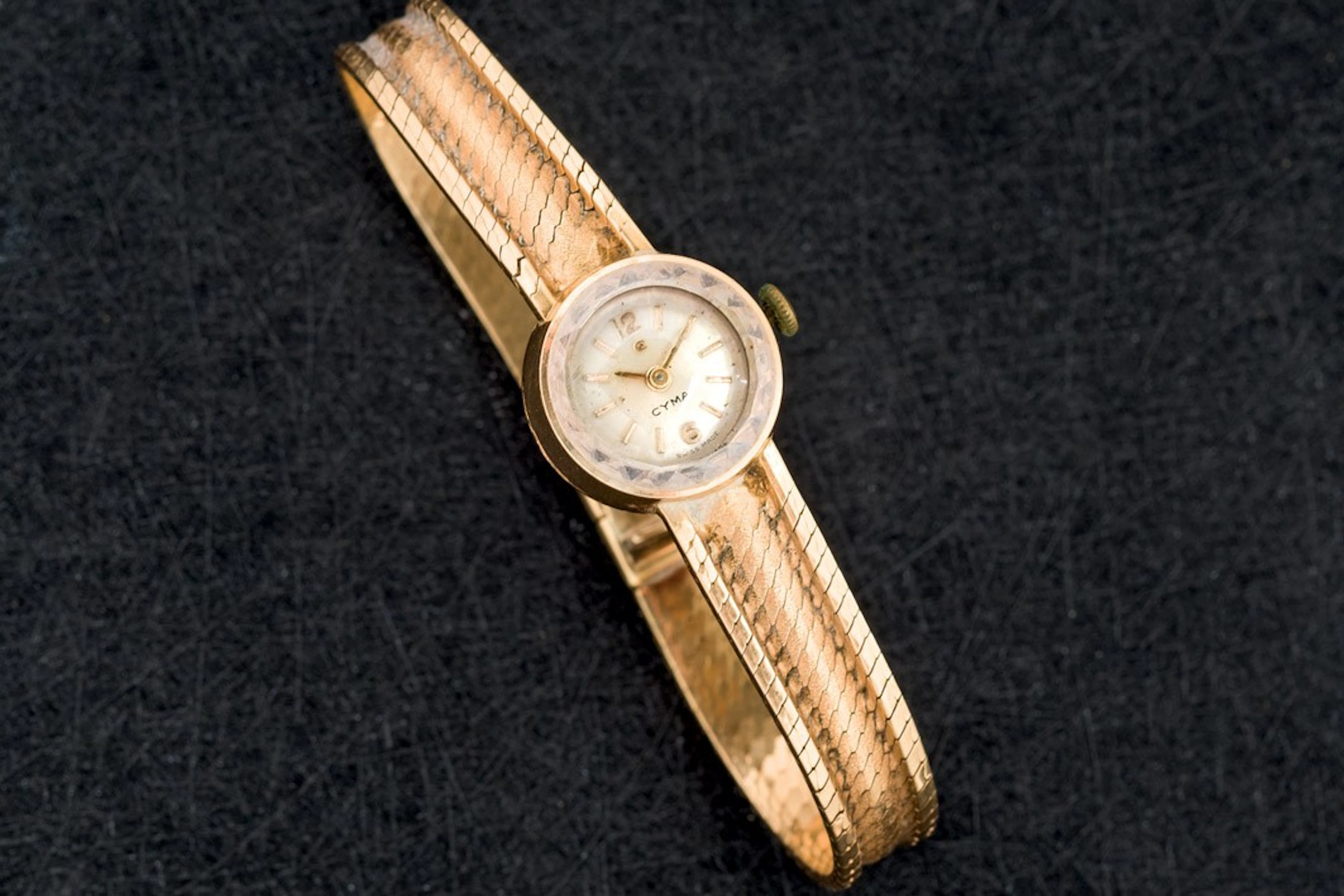 Reloj Cyma de oro para señora