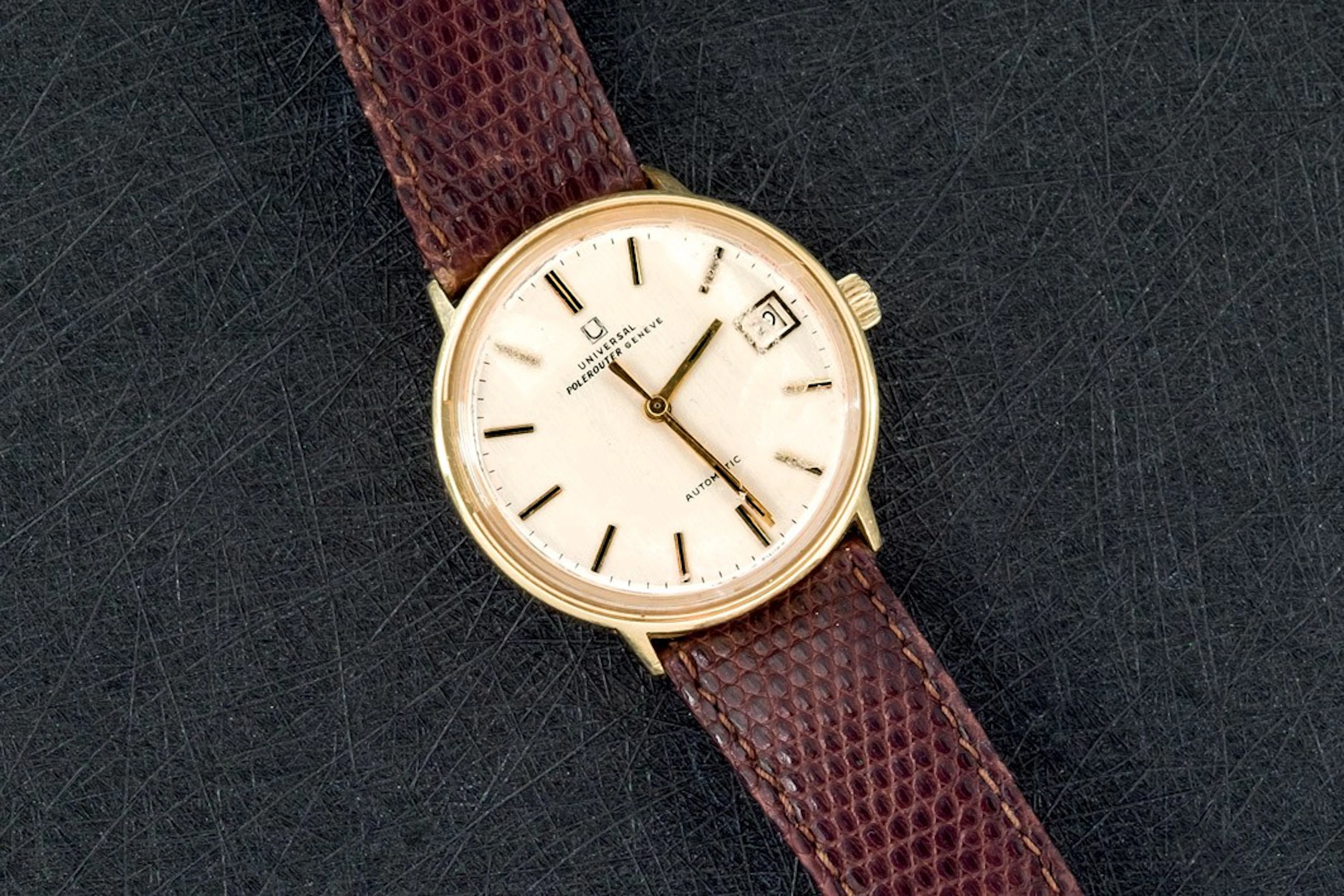 Universal Geneve Polerouter de oro