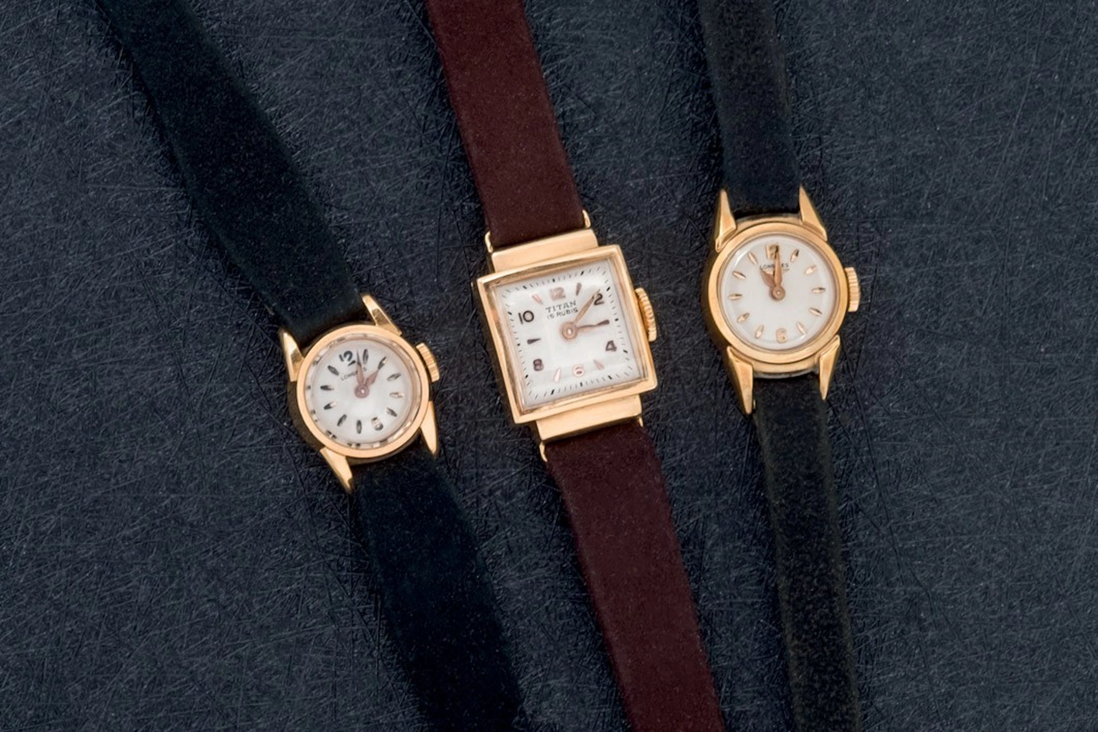 Tres relojes de oro para señora