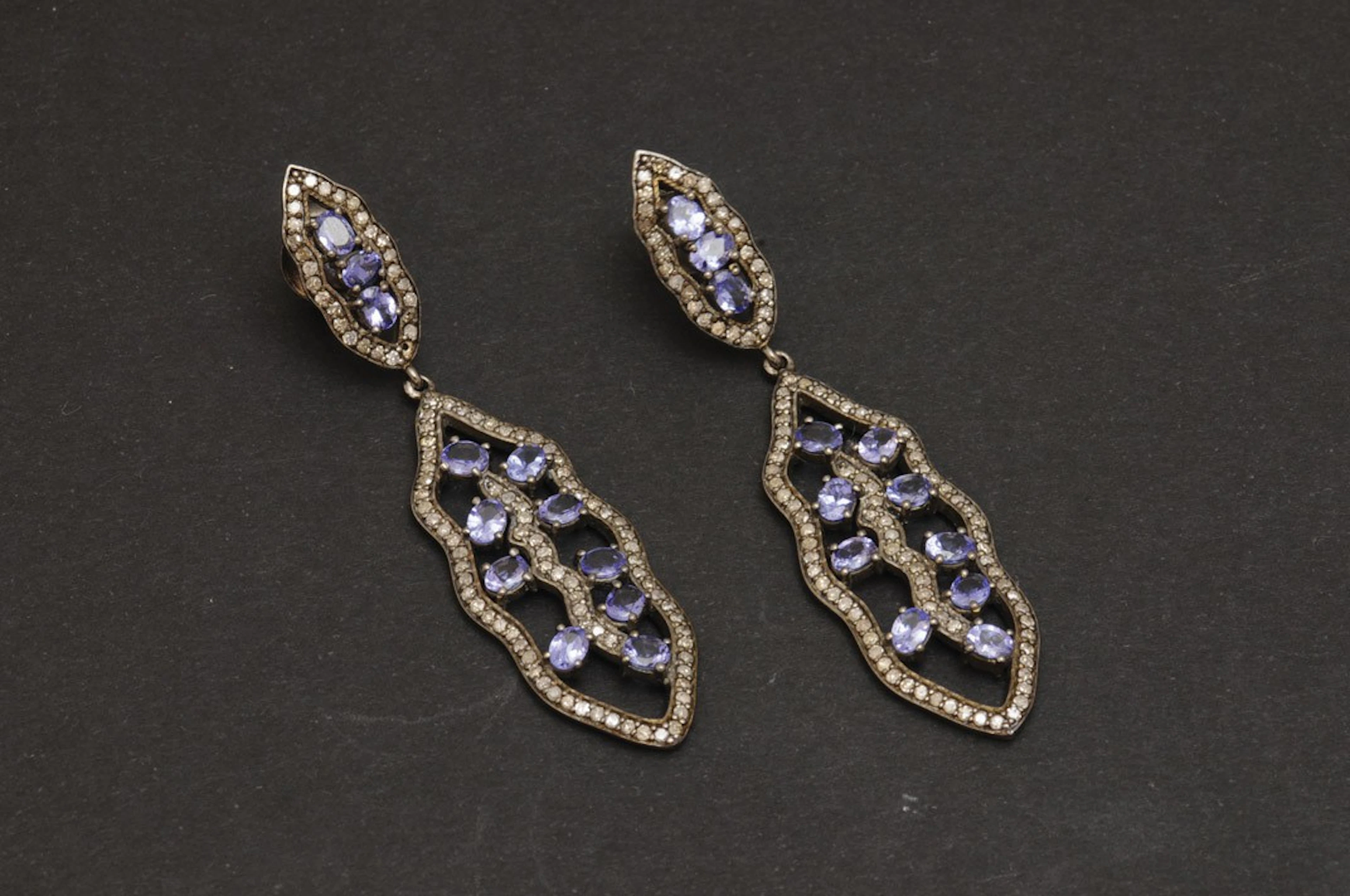Pendientes de plata con tanzanitas y diamantes