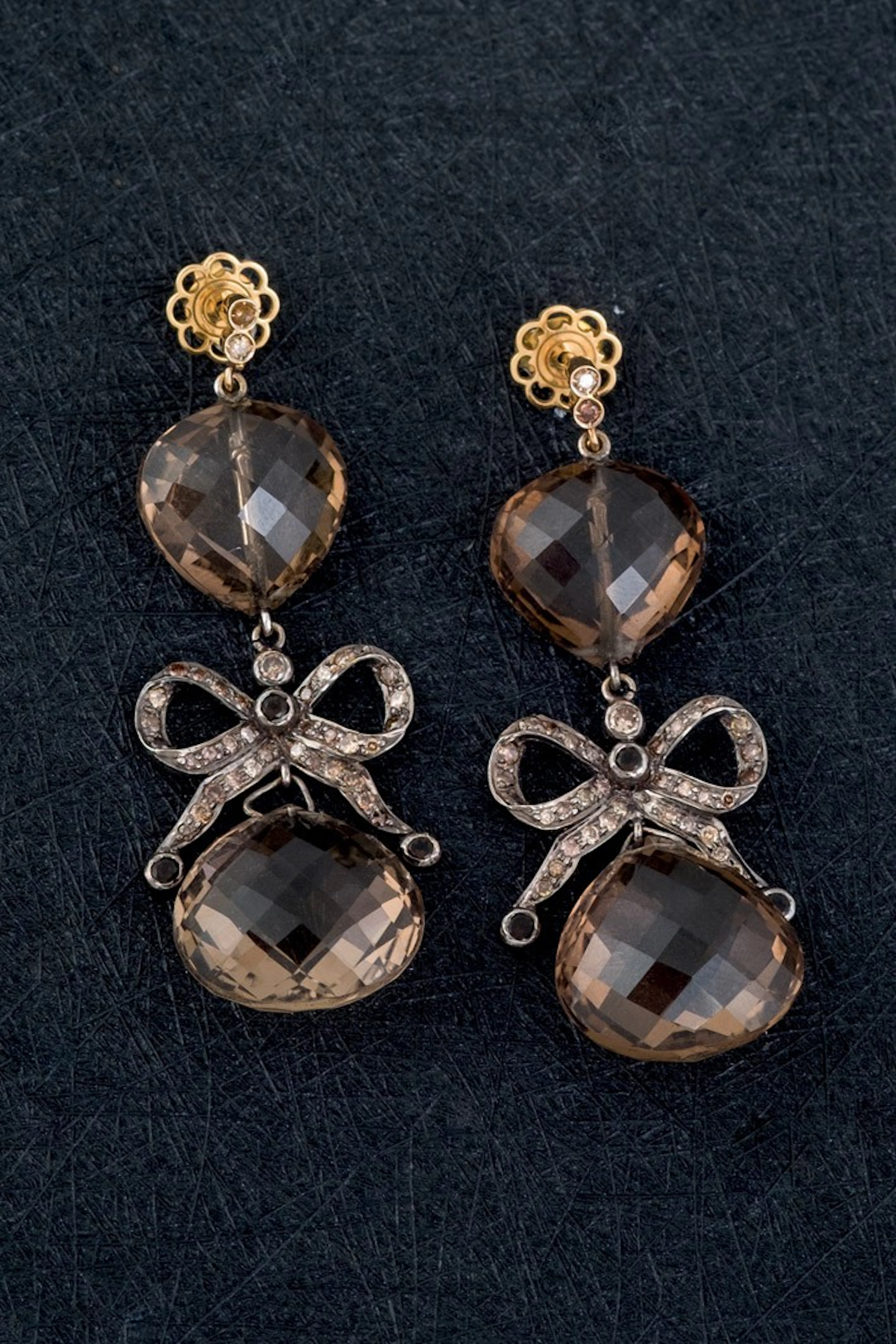 Pendientes de oro con cuarzos y diamantes
