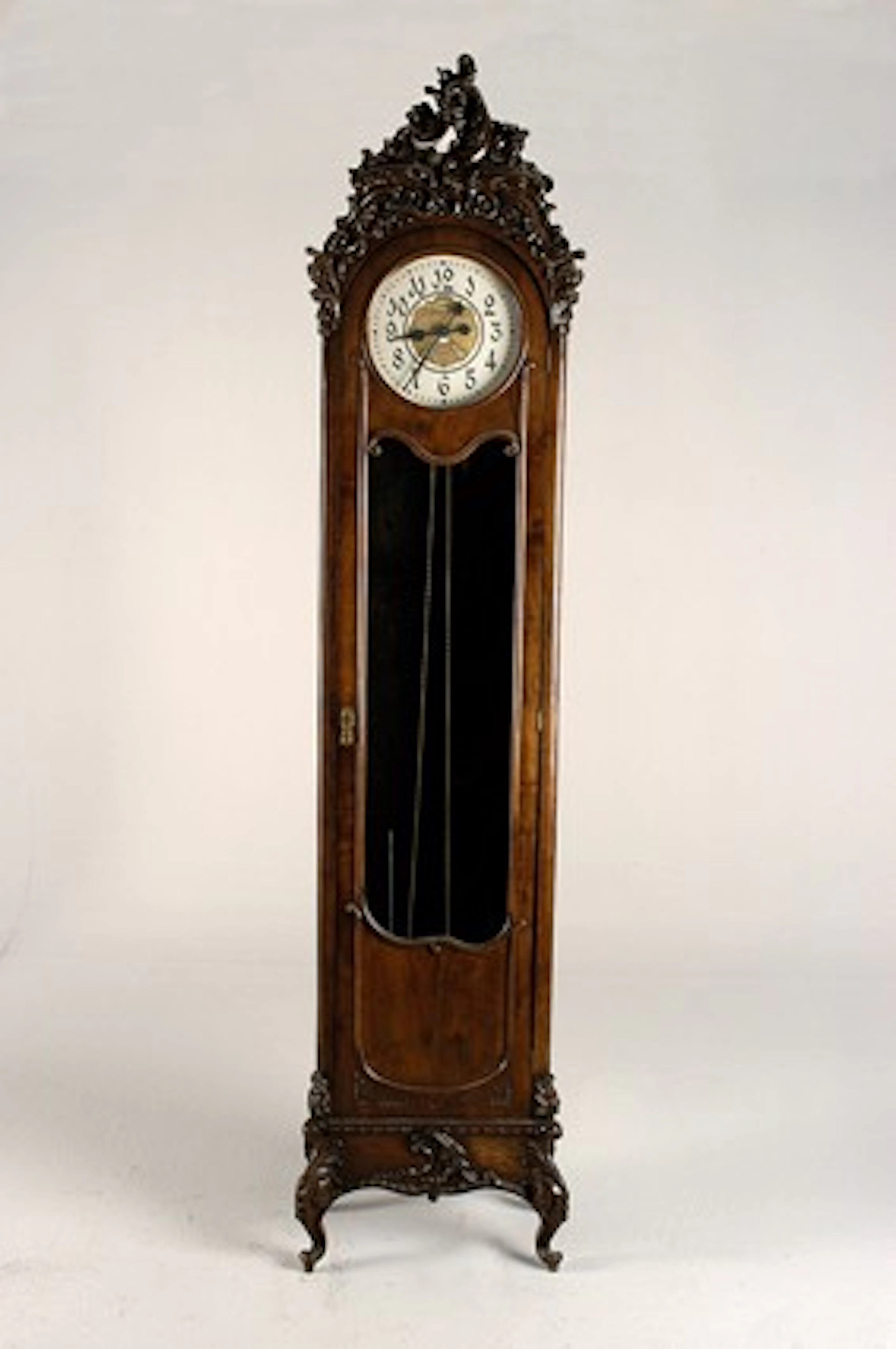 Reloj monumental de parquet.