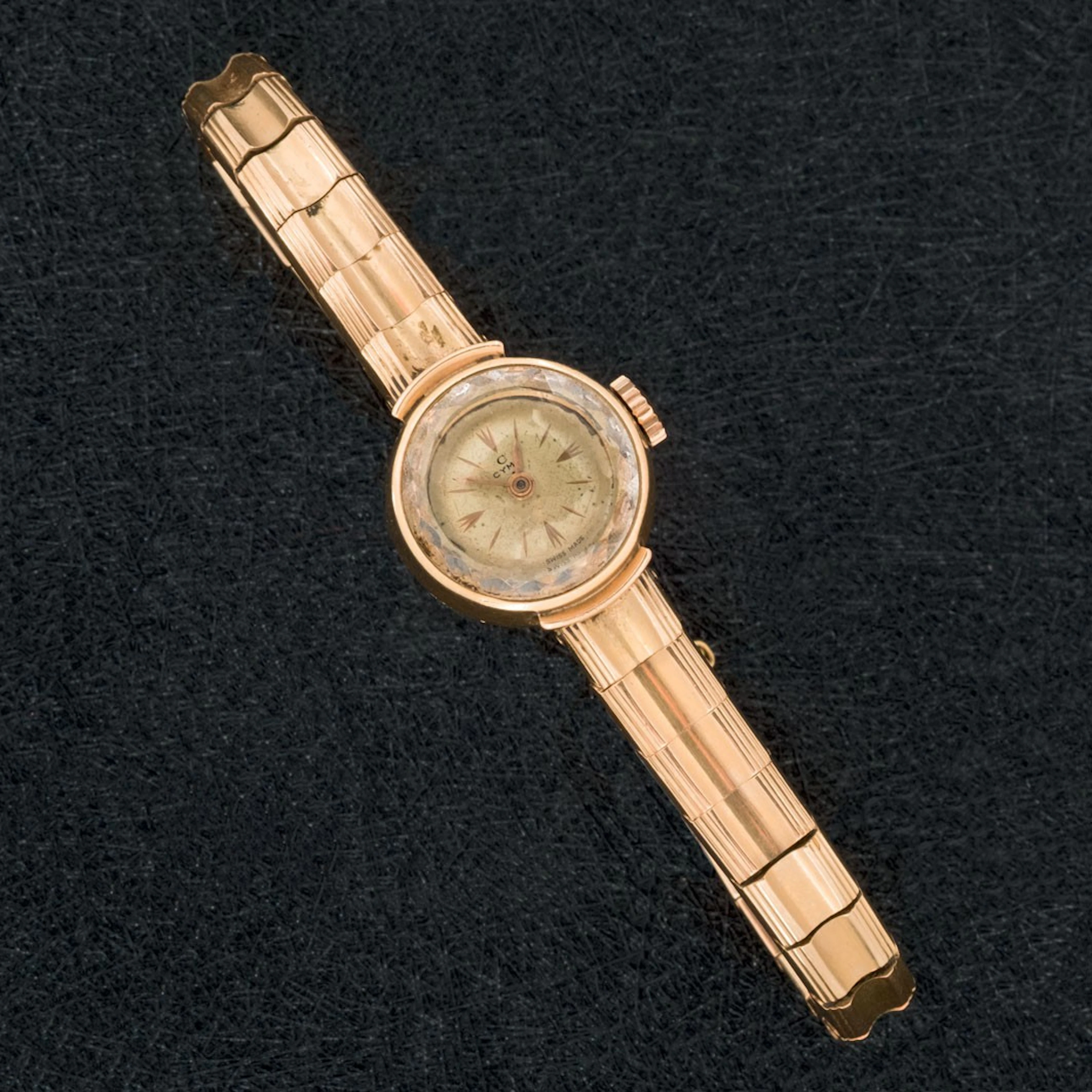 Reloj de pulsera Cyma de oro para señora