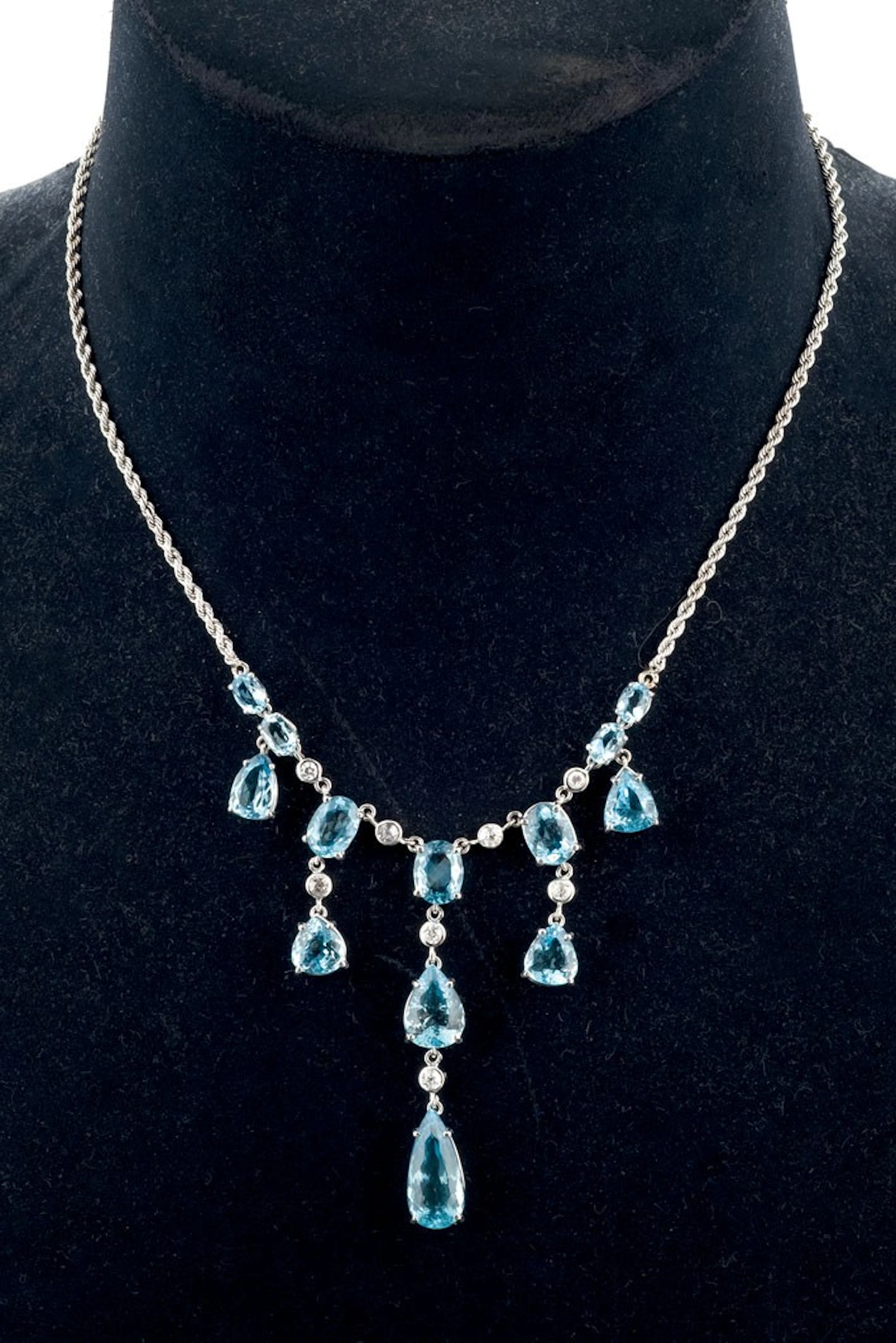 Collar de aguamarinas y diamantes