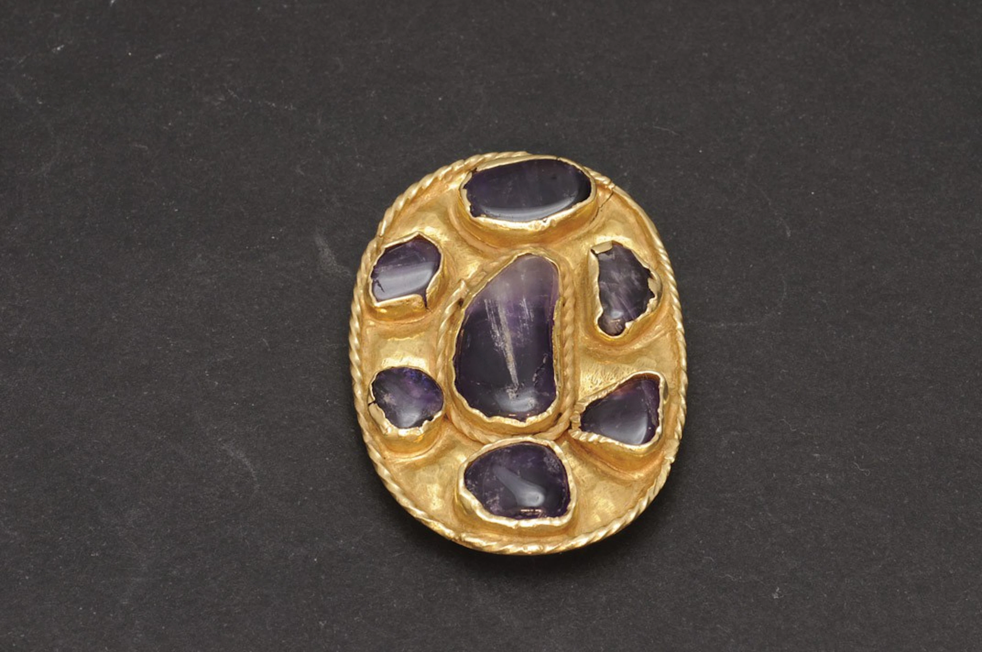 Colgante de oro con amatistas