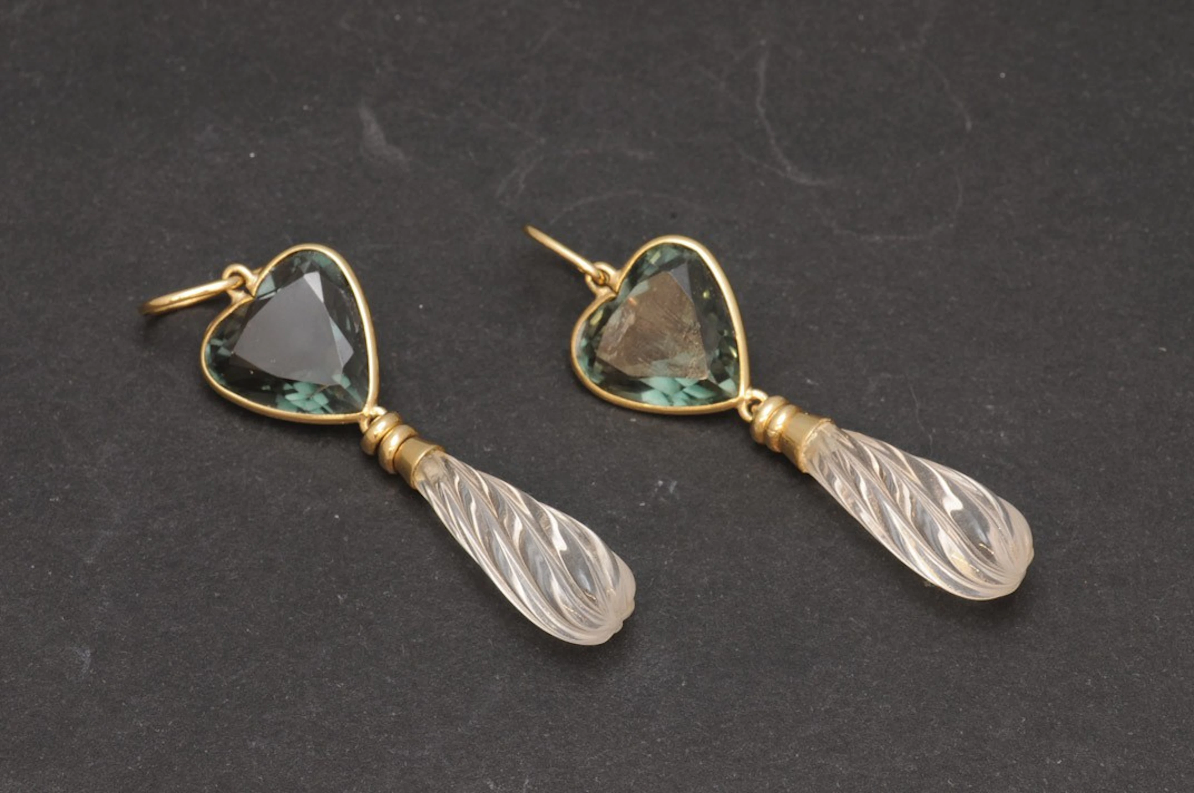 Pendientes de oro con cuarzo y piedra verde