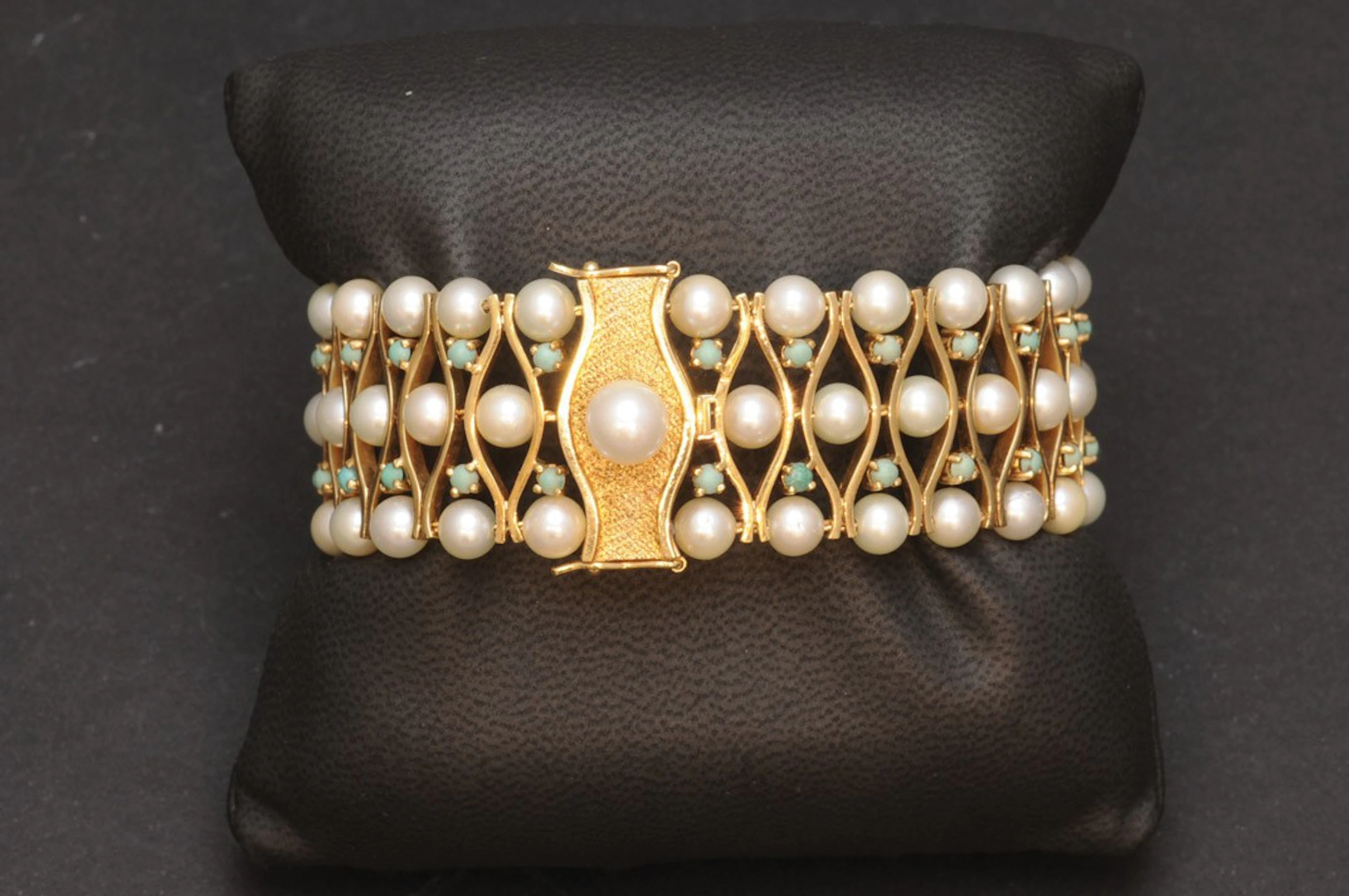 Pulsera tres hilos perlas cultivadas y turquesas
