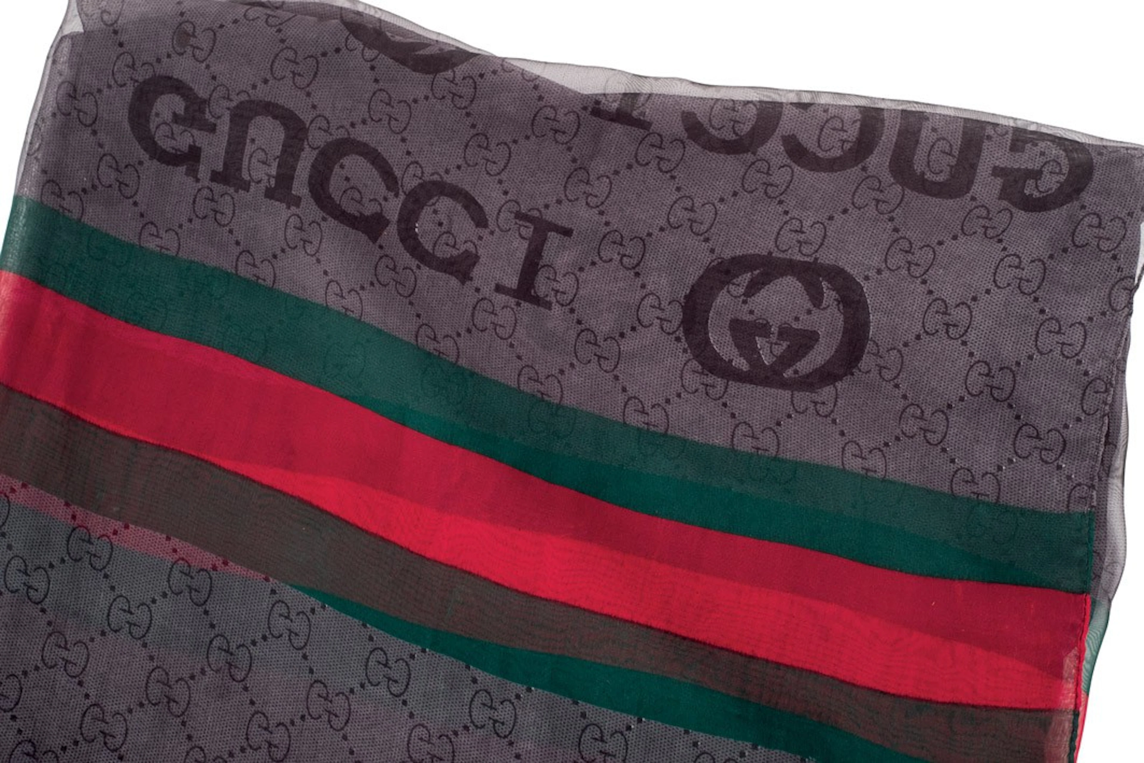 Gucci, Italia. Pañuelo de seda.