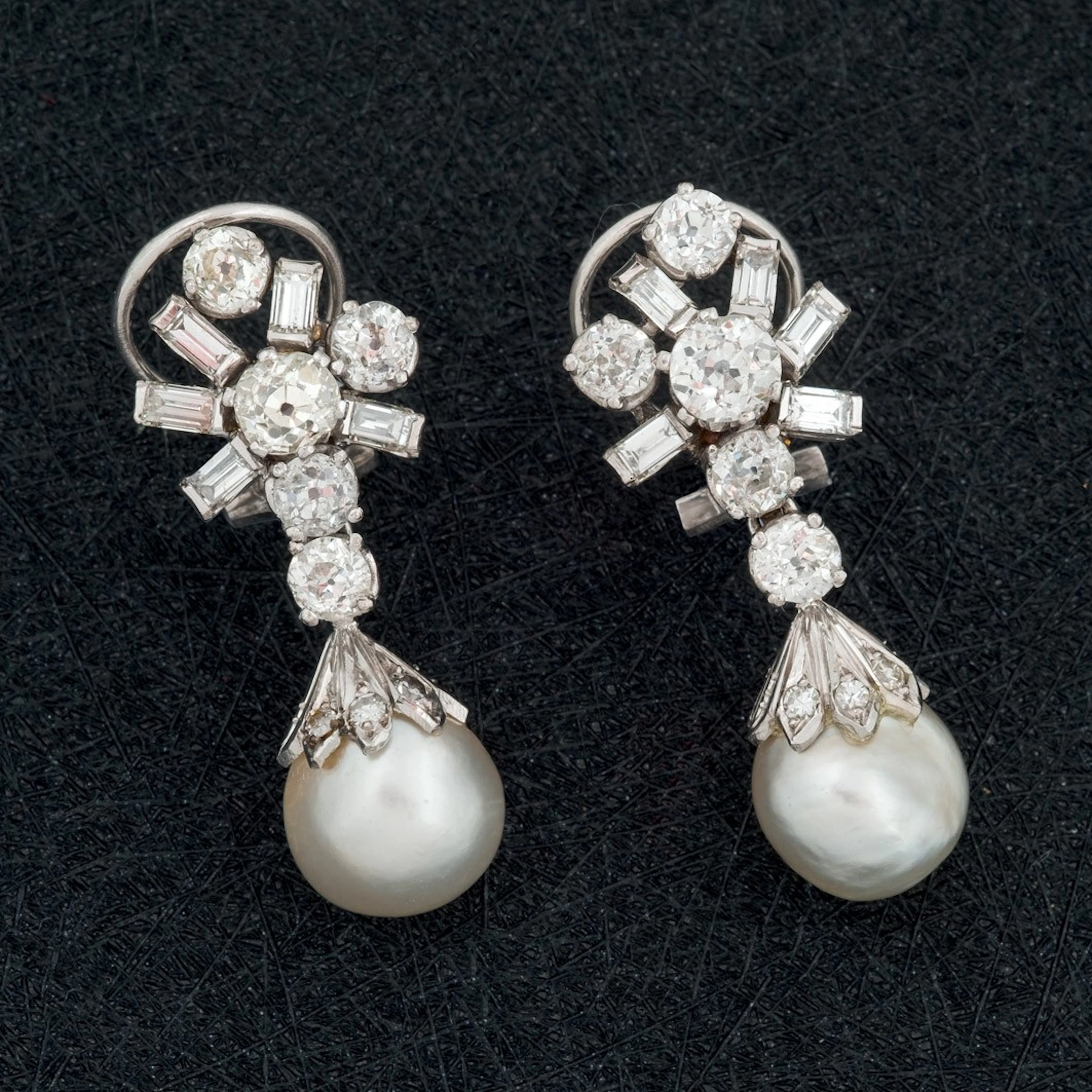 Pendientes de oro con perlas y diamantes