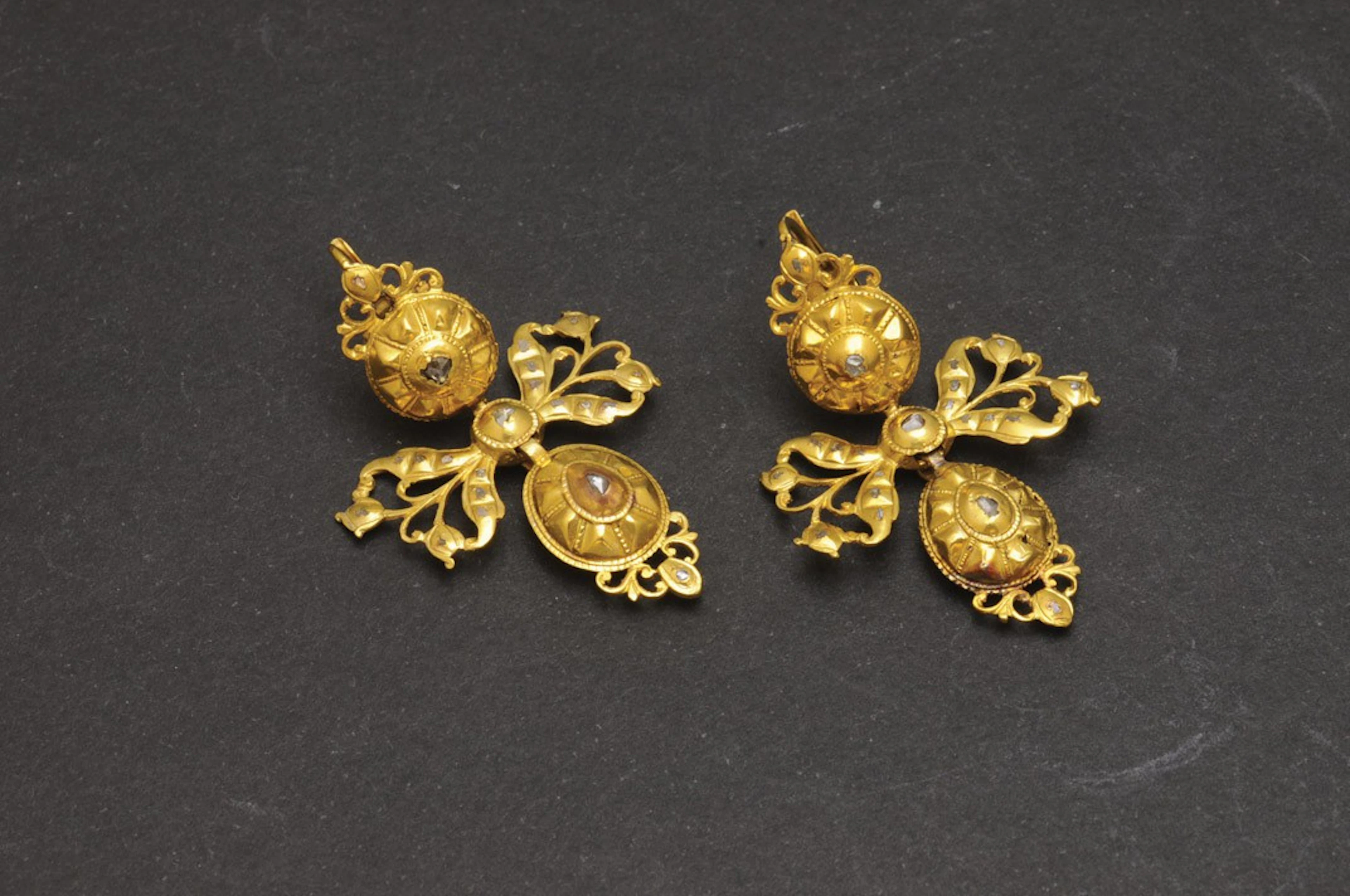 Pendientes de oro antiguo con diamantes