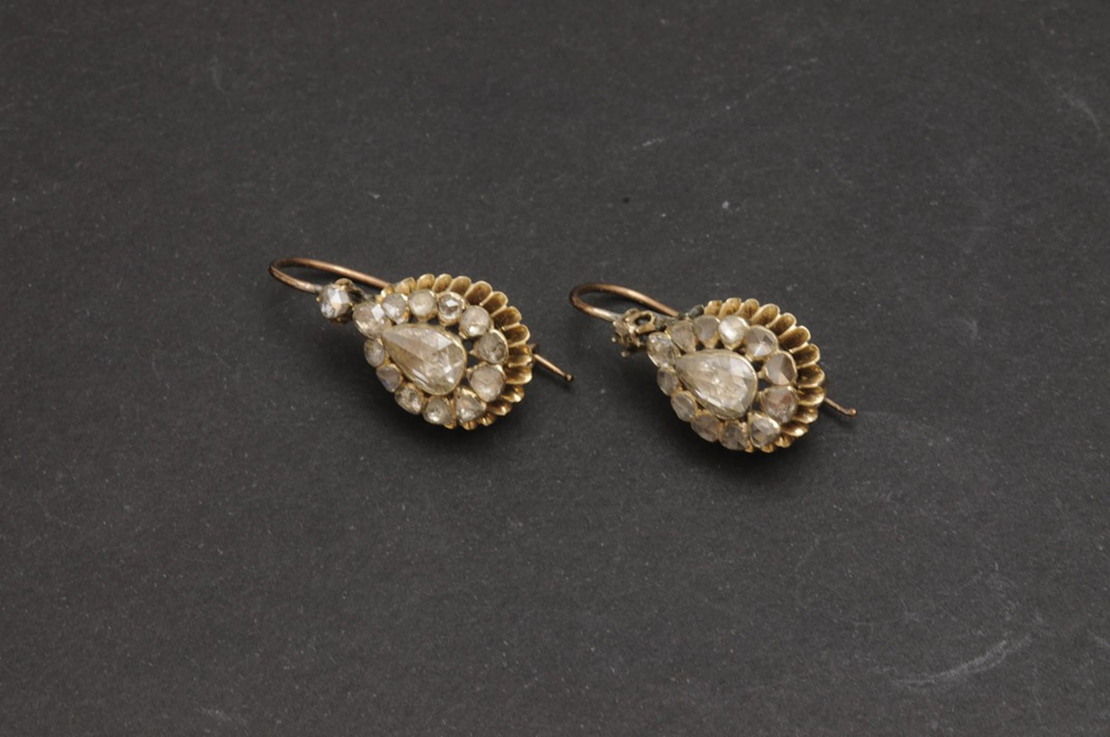Pendientes antiguos de oro y diamantes