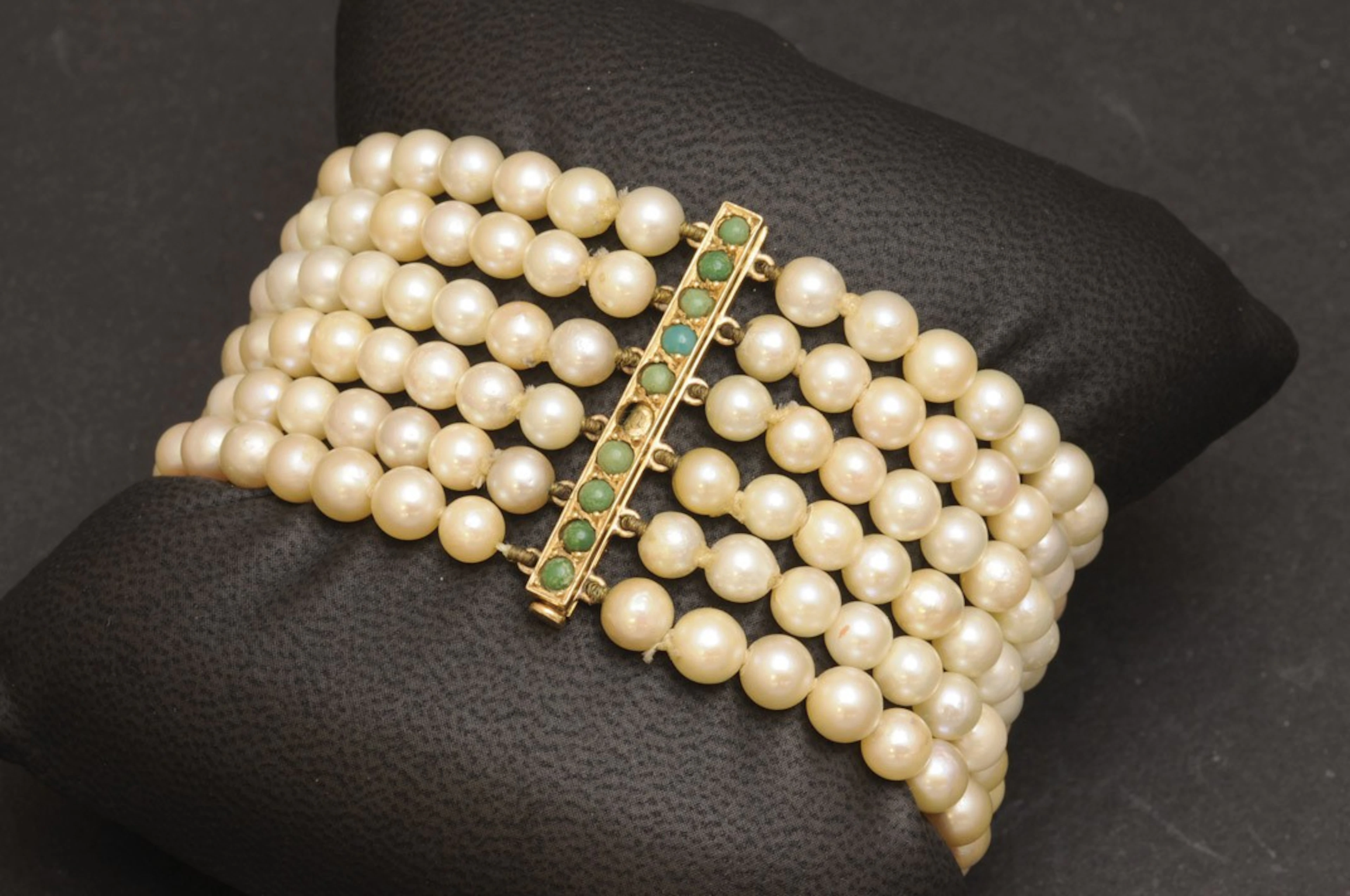 Pulsera de seis hilos de perlas y turquesas