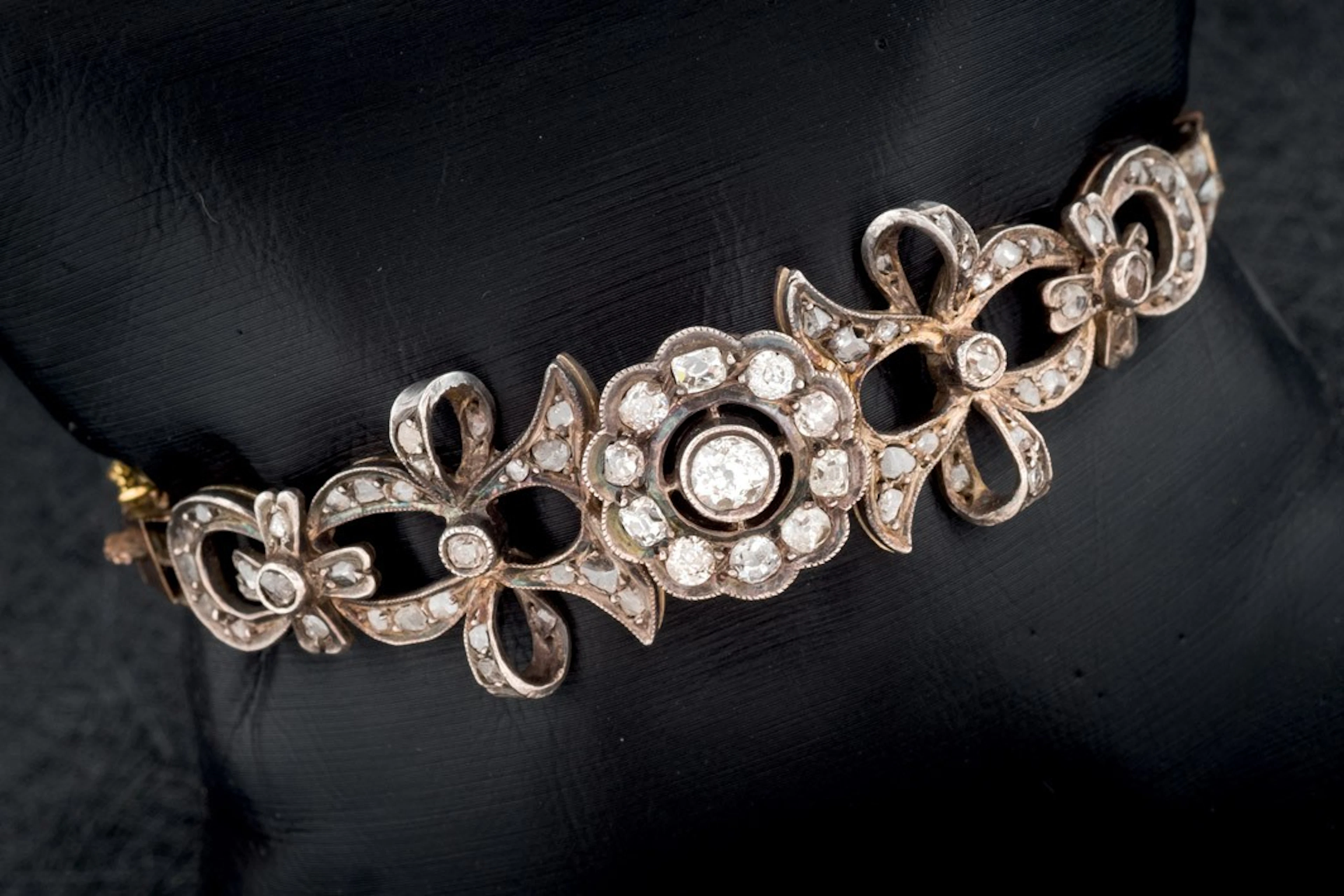 Pulsera de oro, plata y diamantes