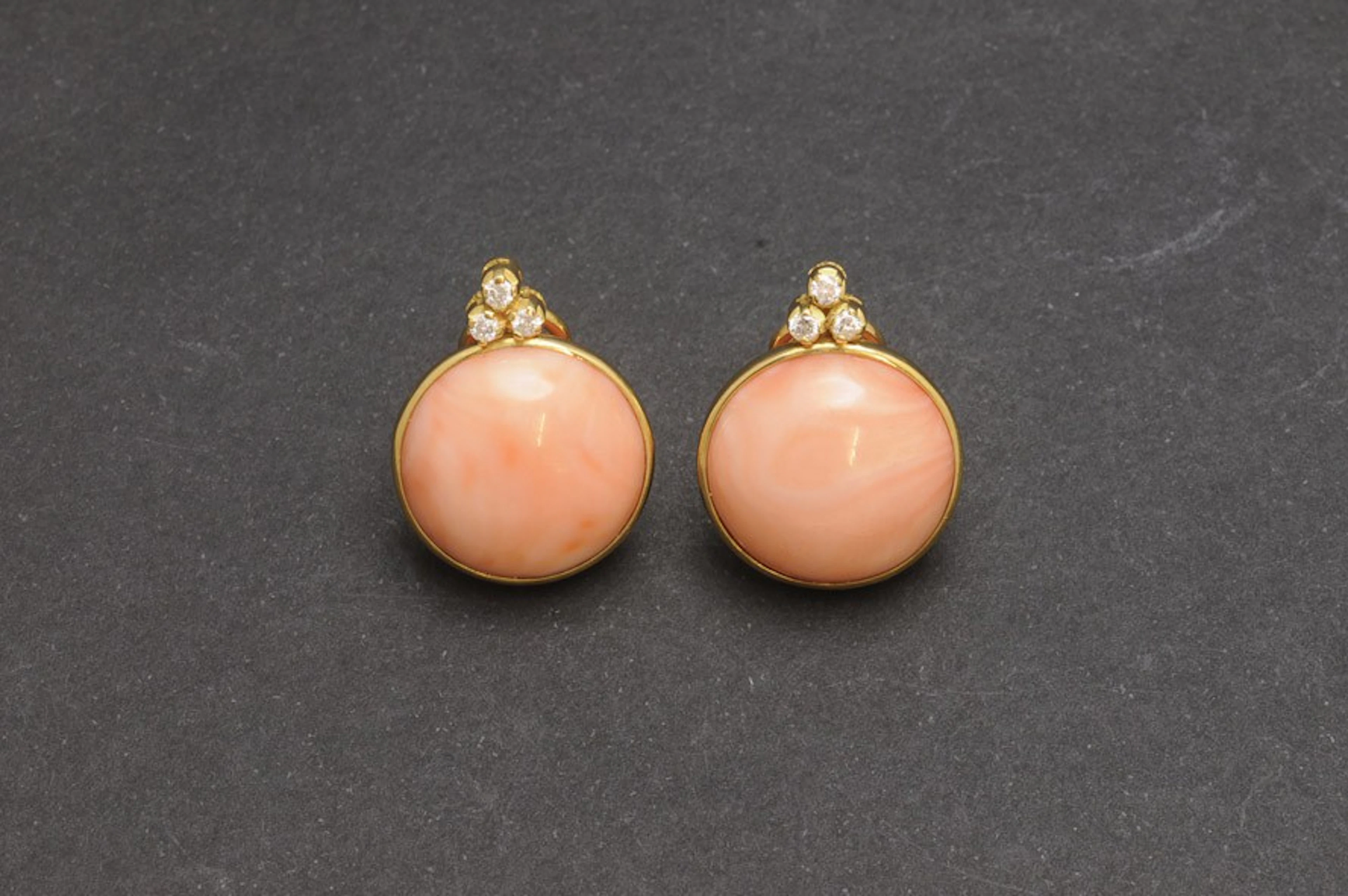 Pendientes de oro con coral y diamantes