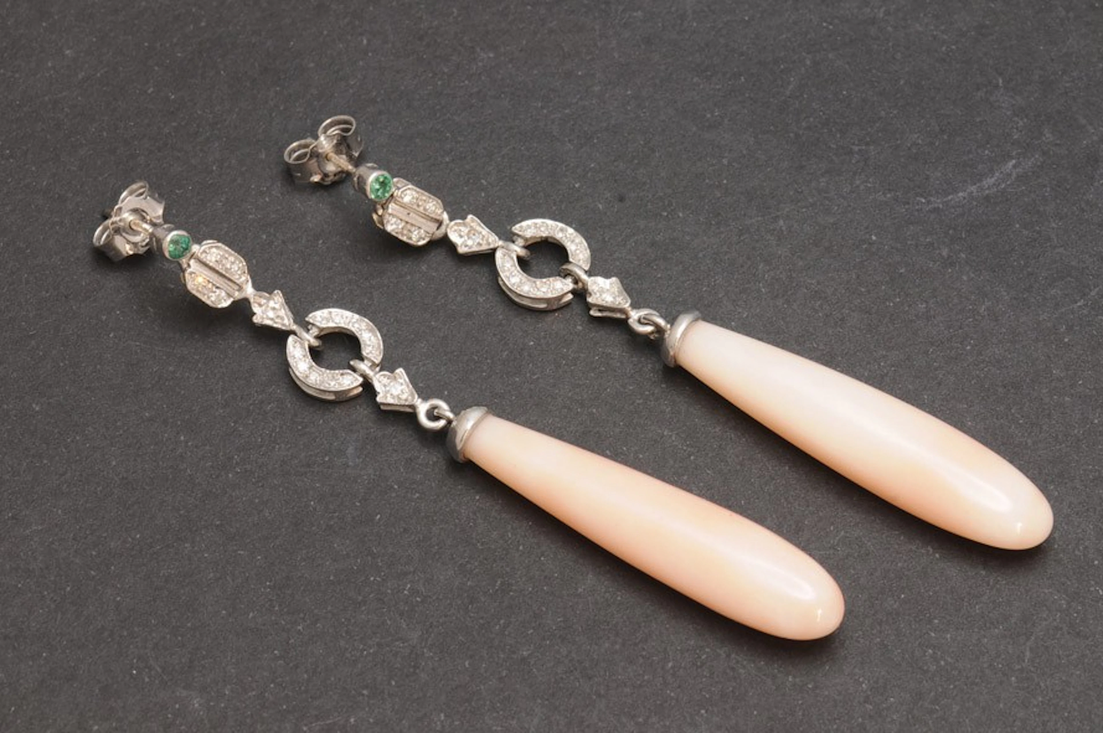 Pendientes de coral y diamantes
