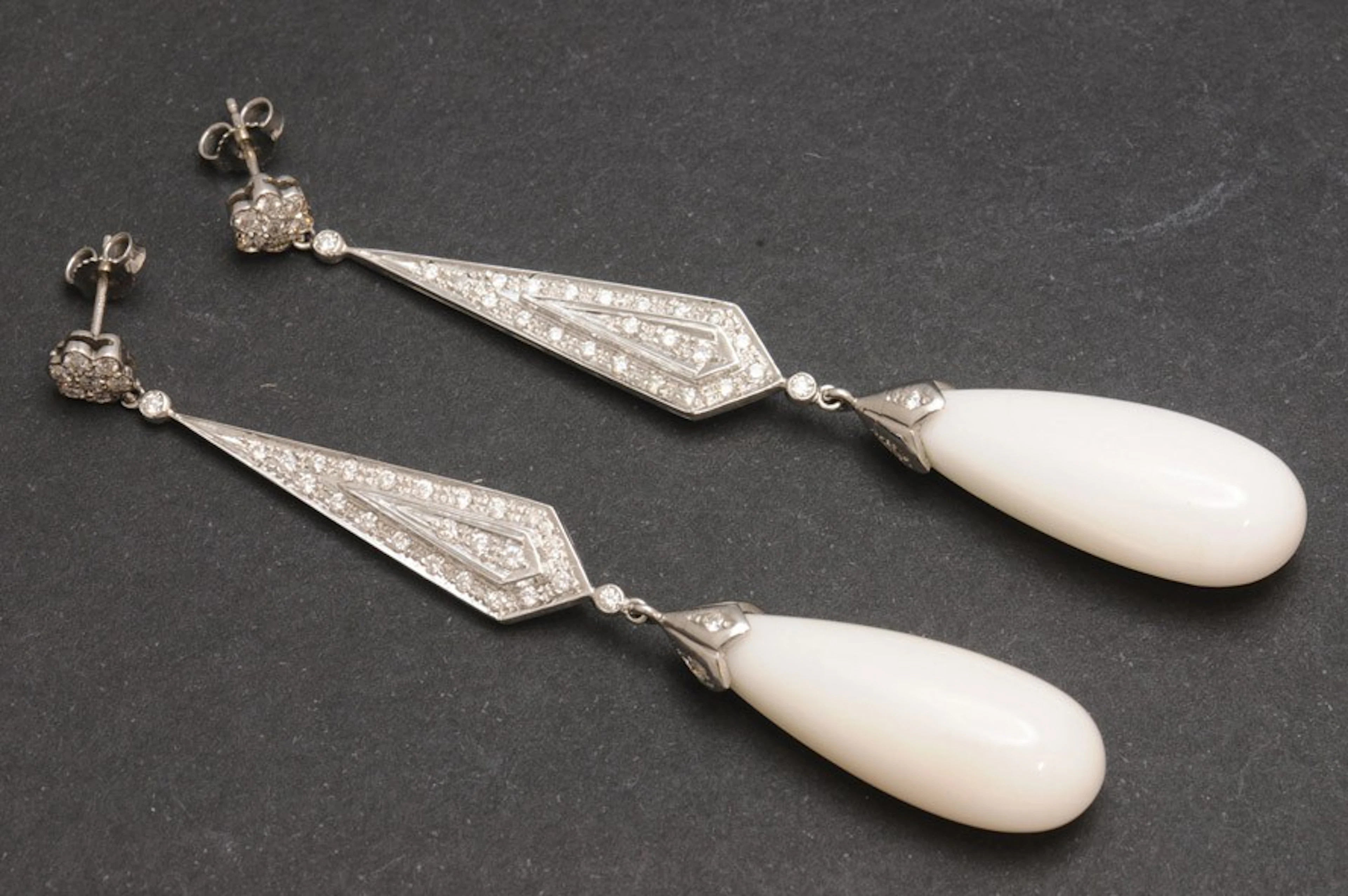 Pendientes de oro, coral y diamantes