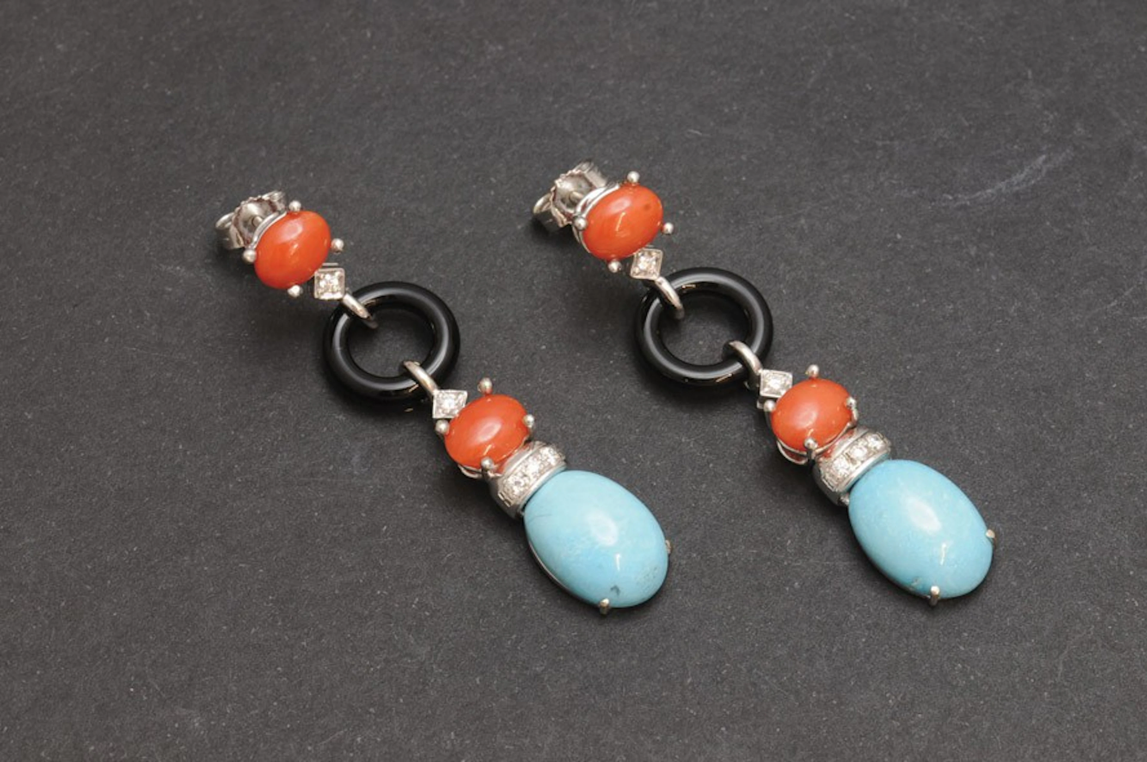 Pendientes largos de coral, turquesa, diamantes