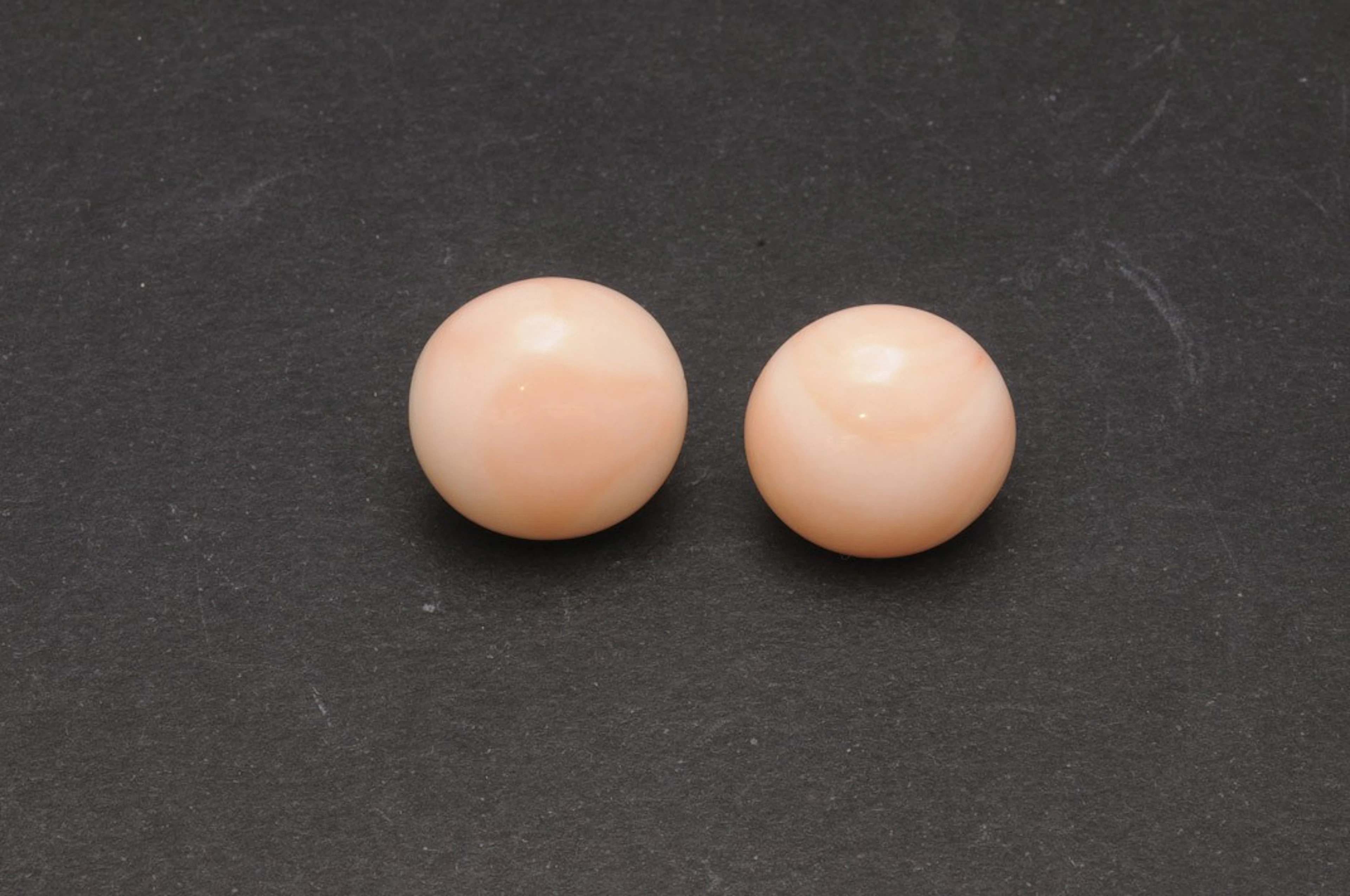 Pendientes de oro y coral piel de ángel