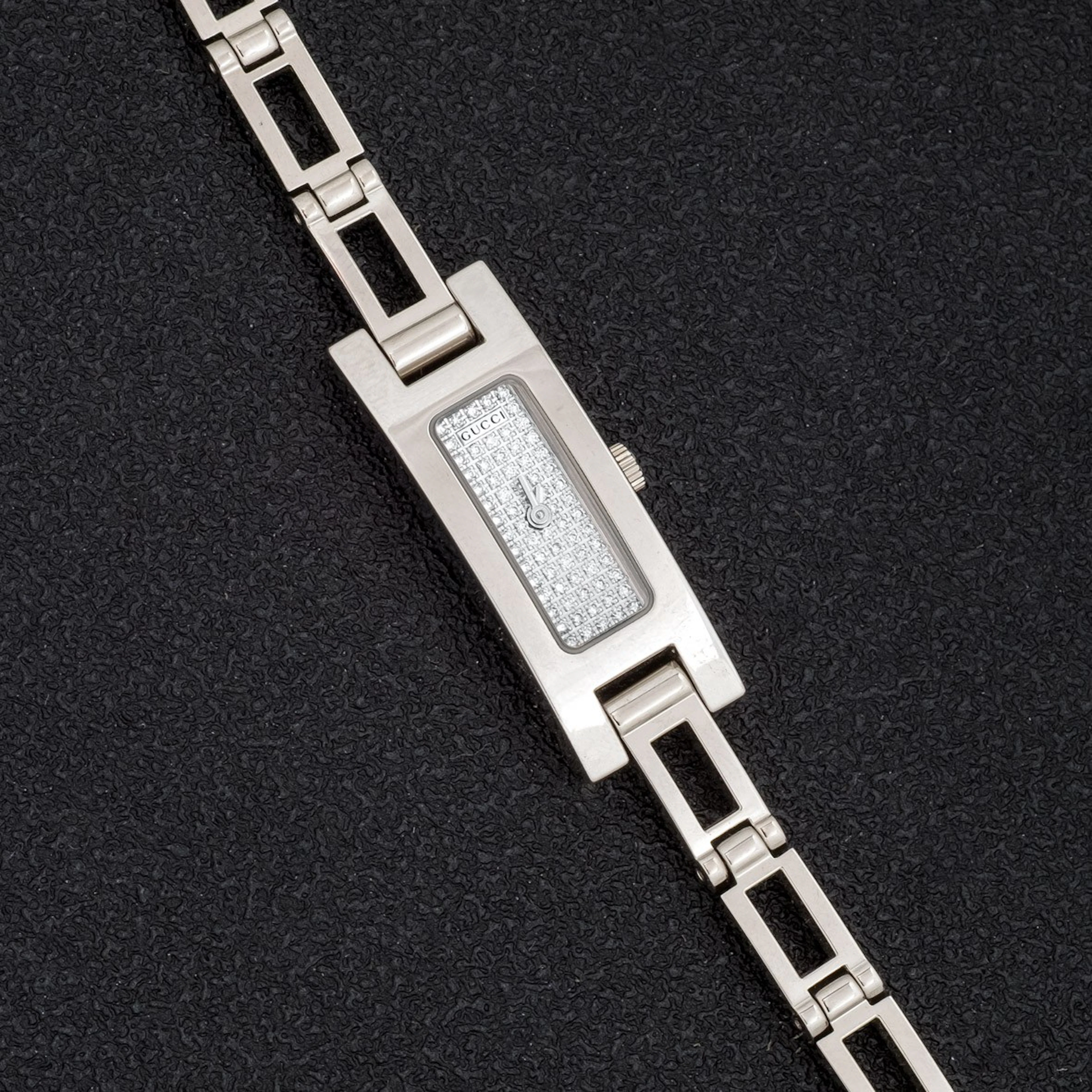 Gucci Mini G con diamantes