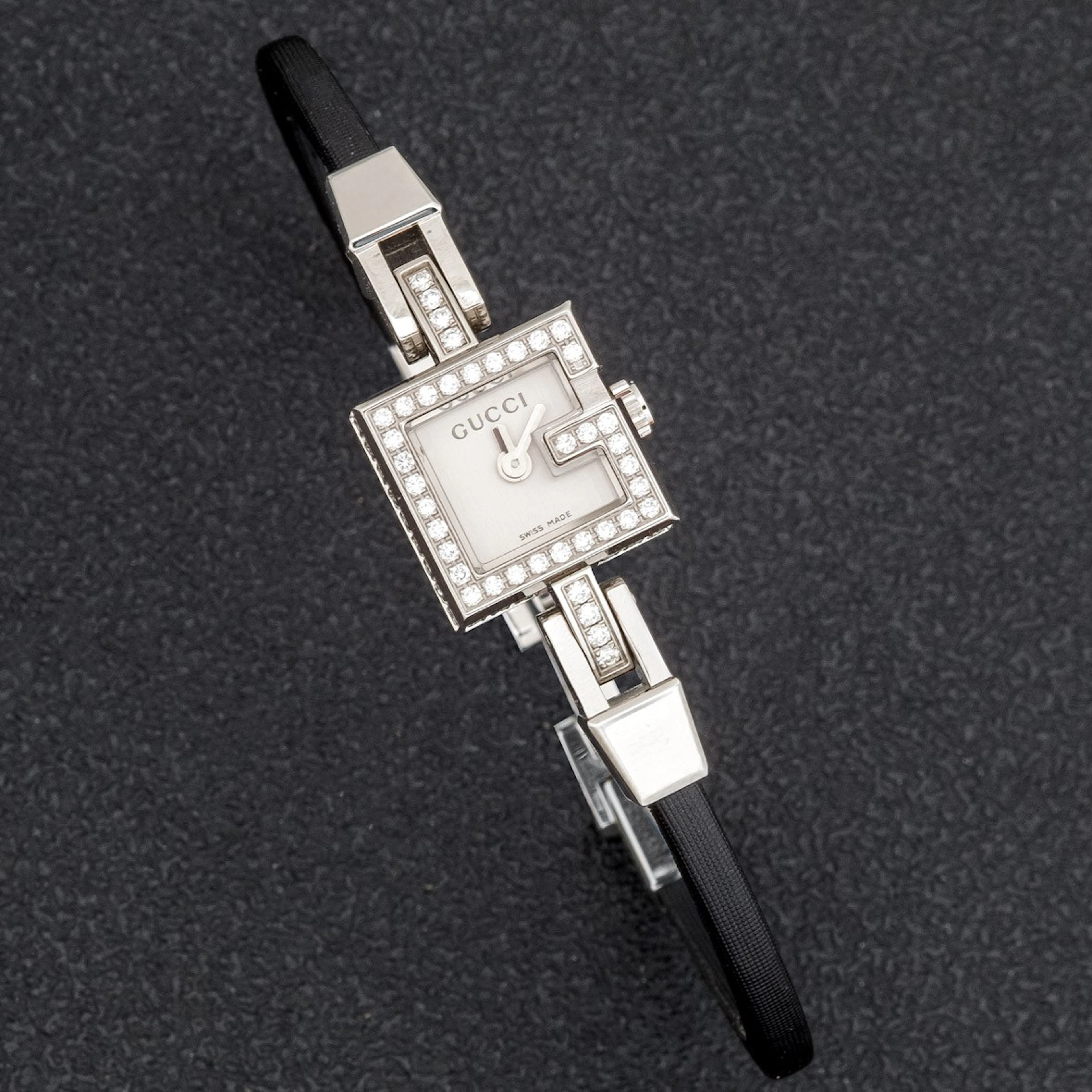 Gucci 102G de acero con diamantes para señora