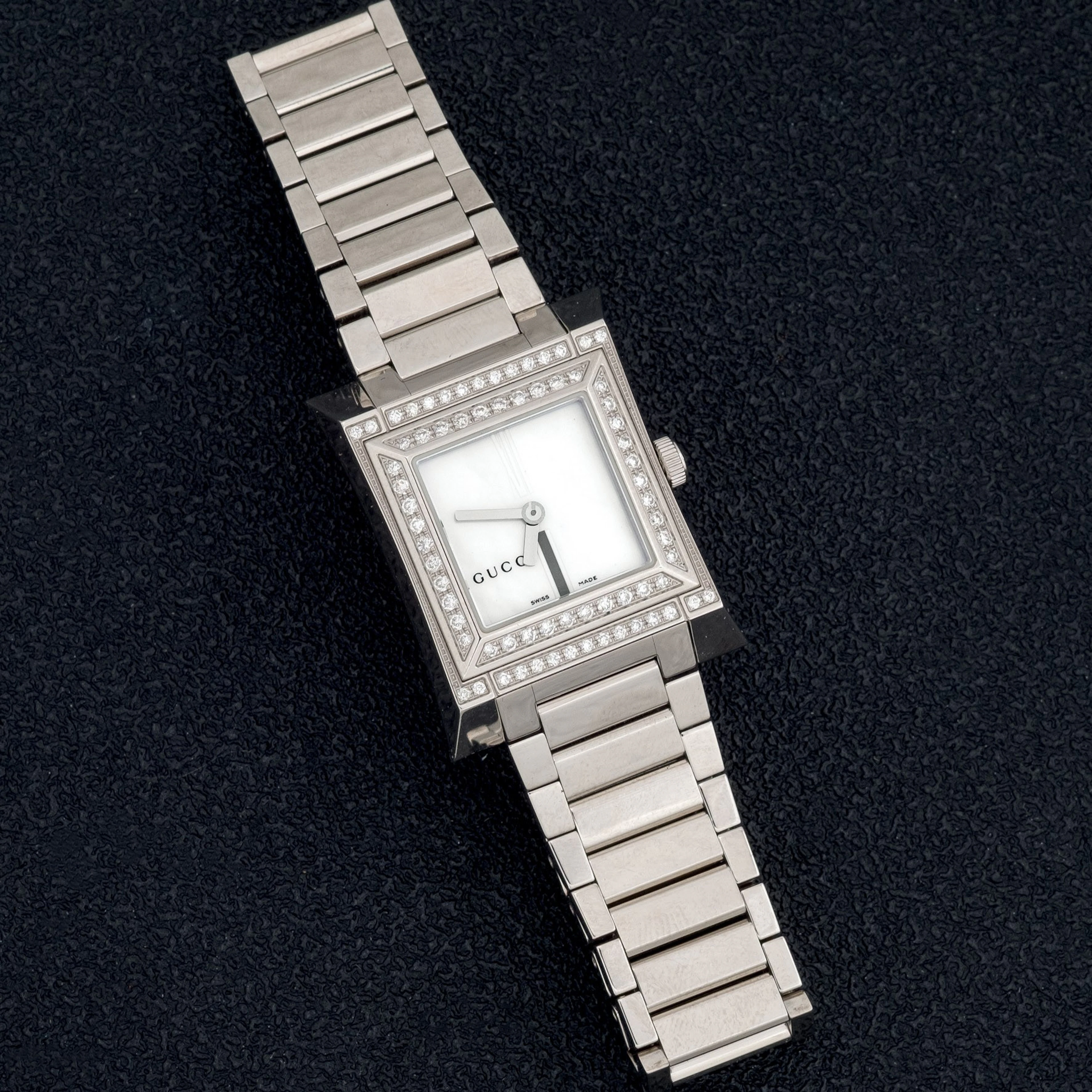 Gucci 111L de acero y diamantes