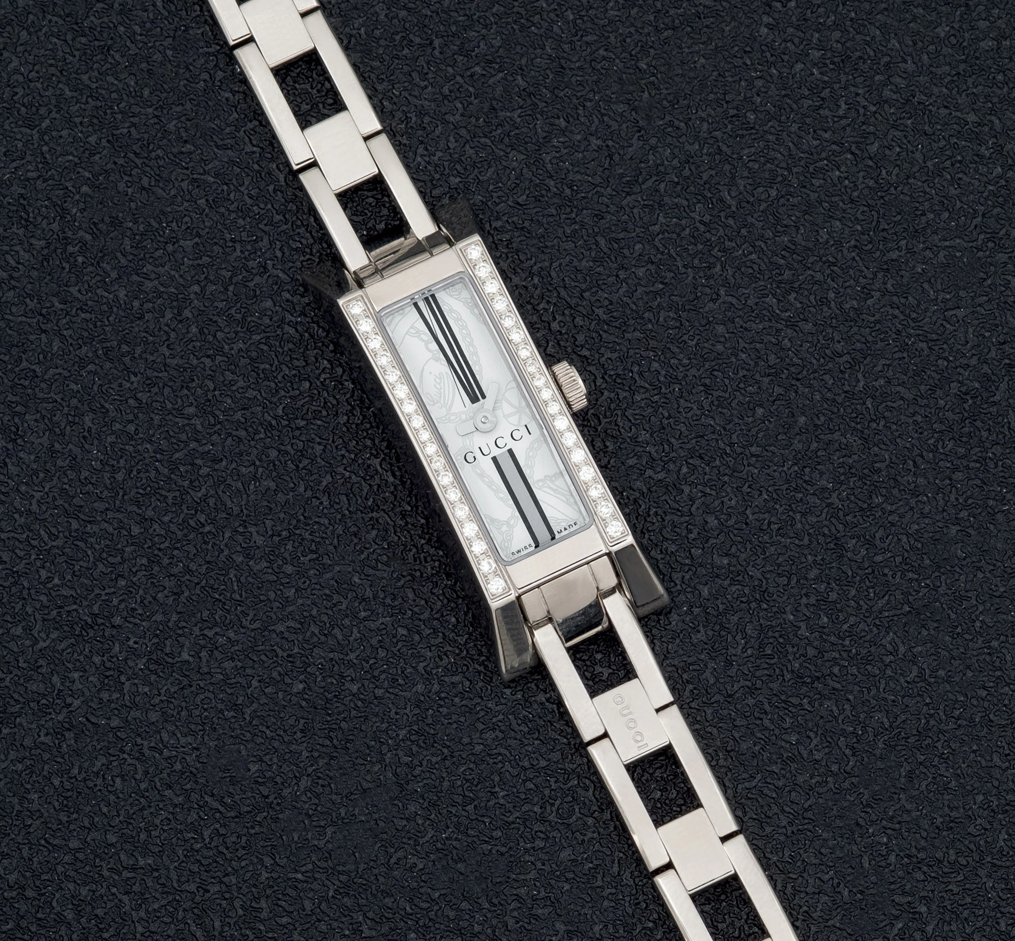 Gucci 110 G de acero con diamantes