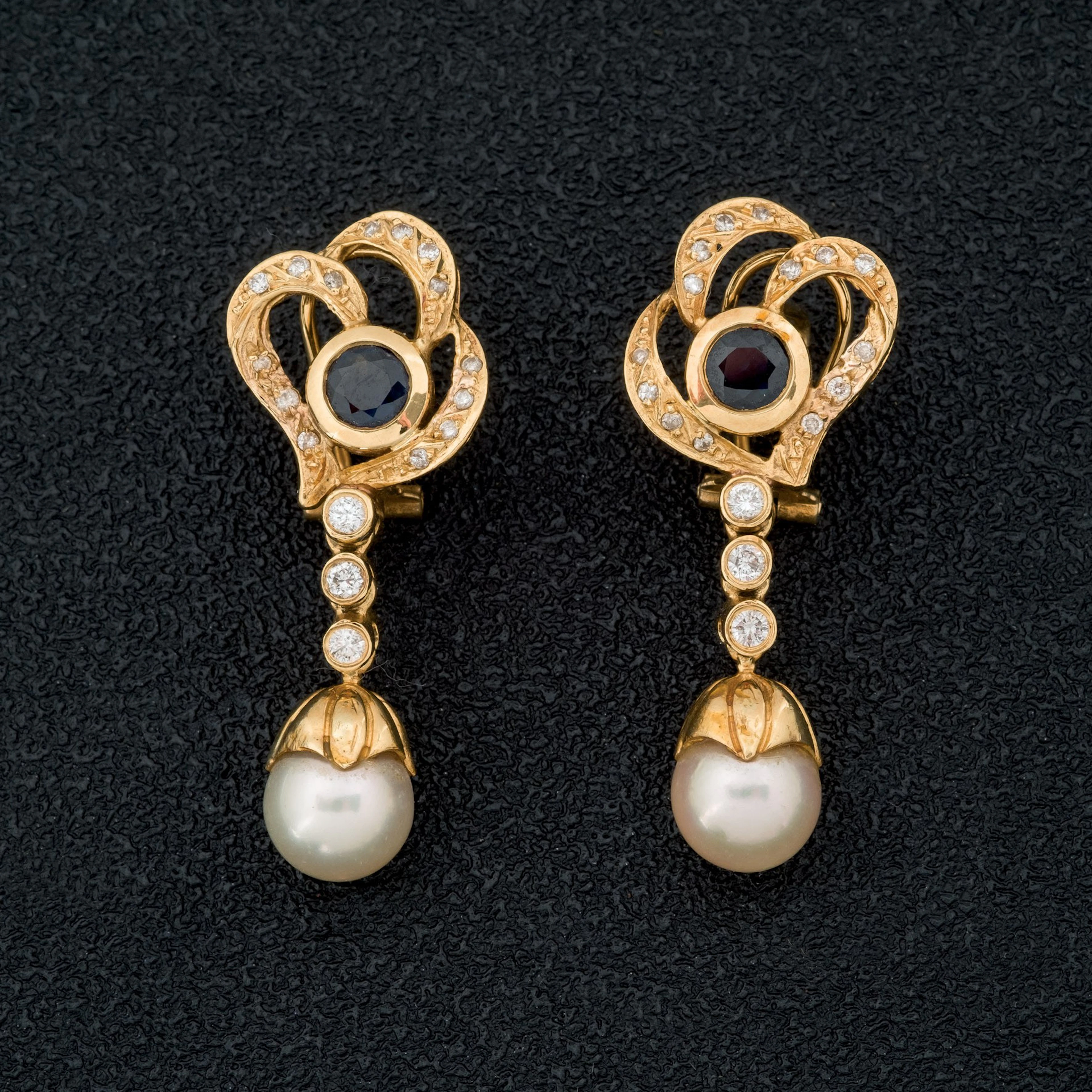 Pendientes de oro con perlas, zafiros y diamantes