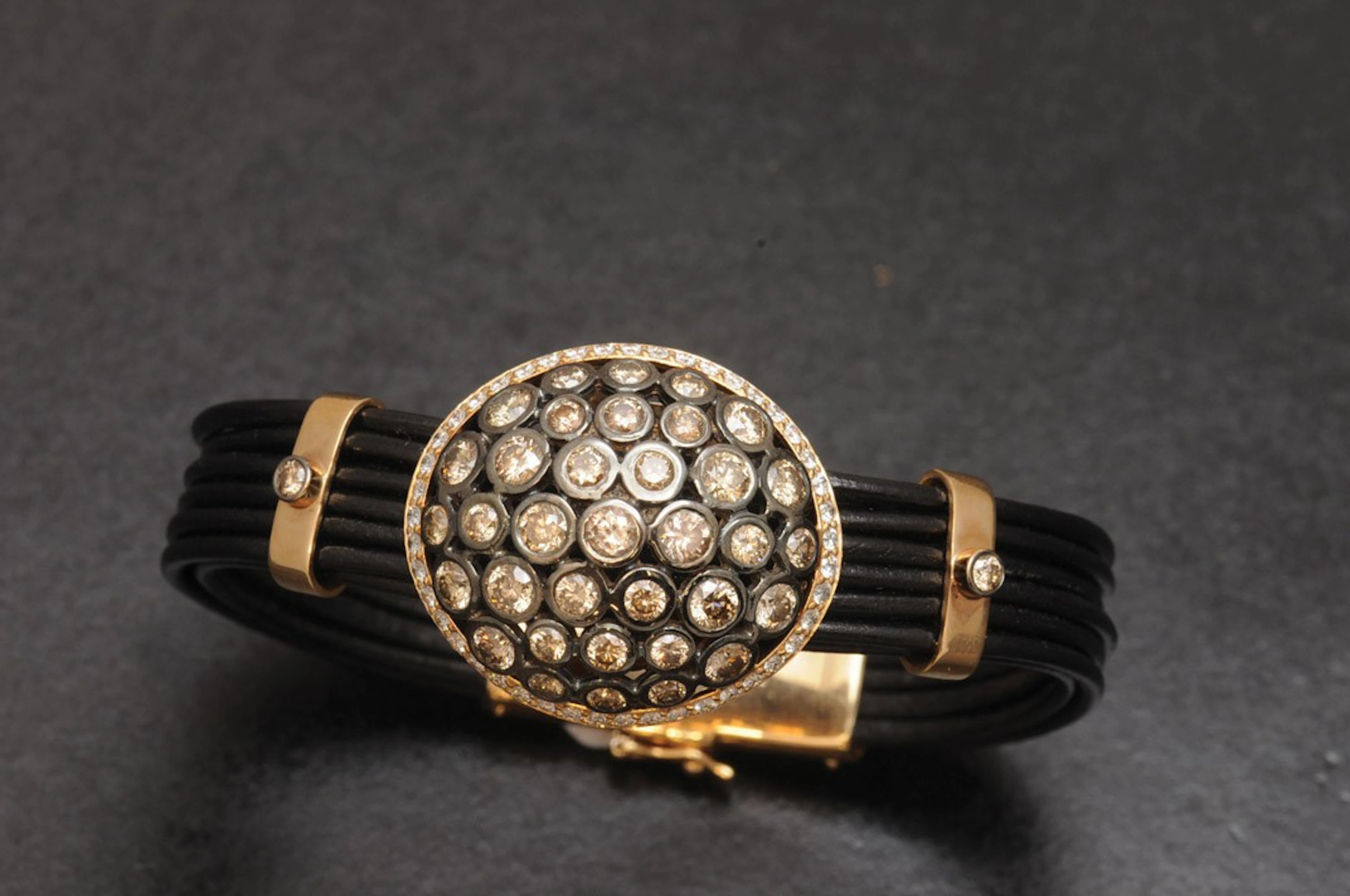 Pulsera de oro con diamantes fancy
