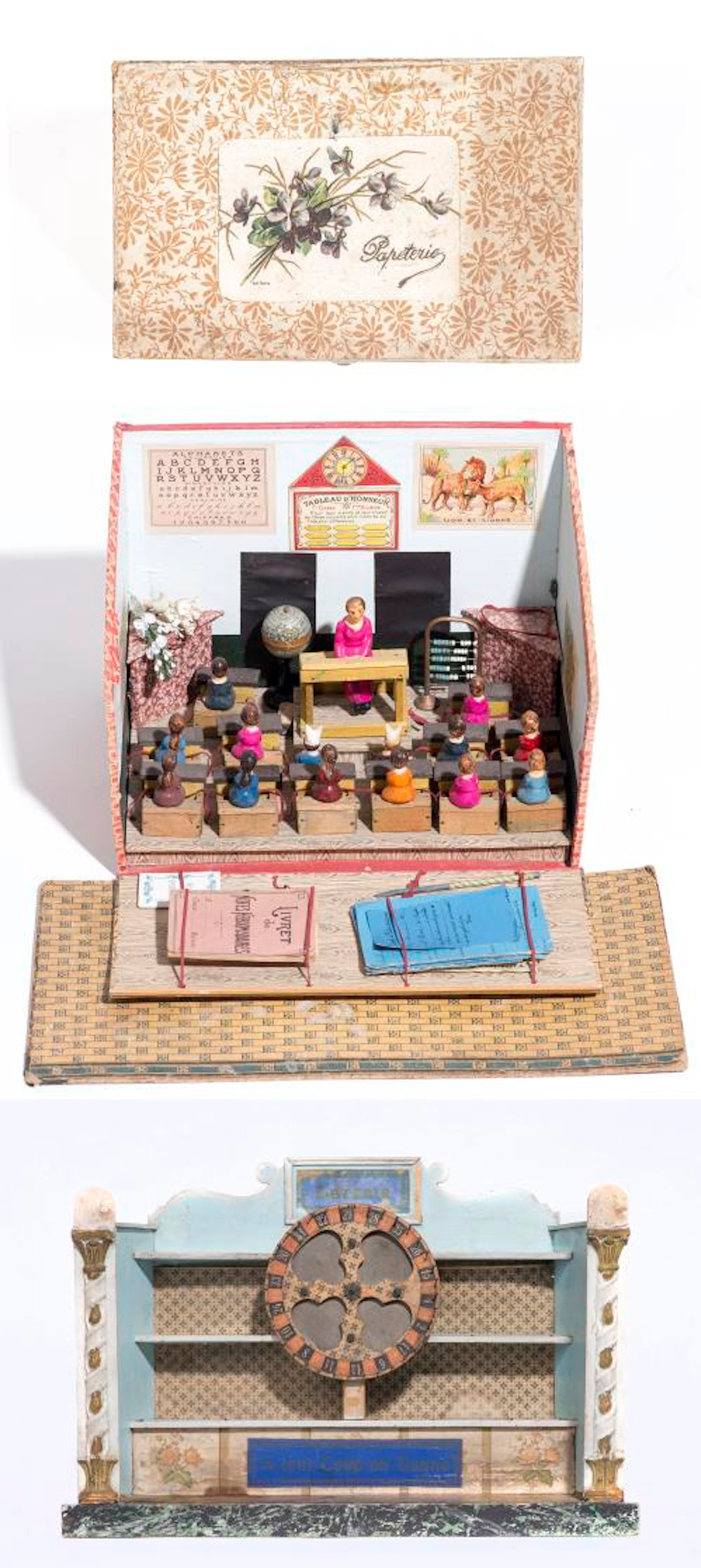 Jouet ancien vendu par les Galeries Lafayettes, "Maison d'école"