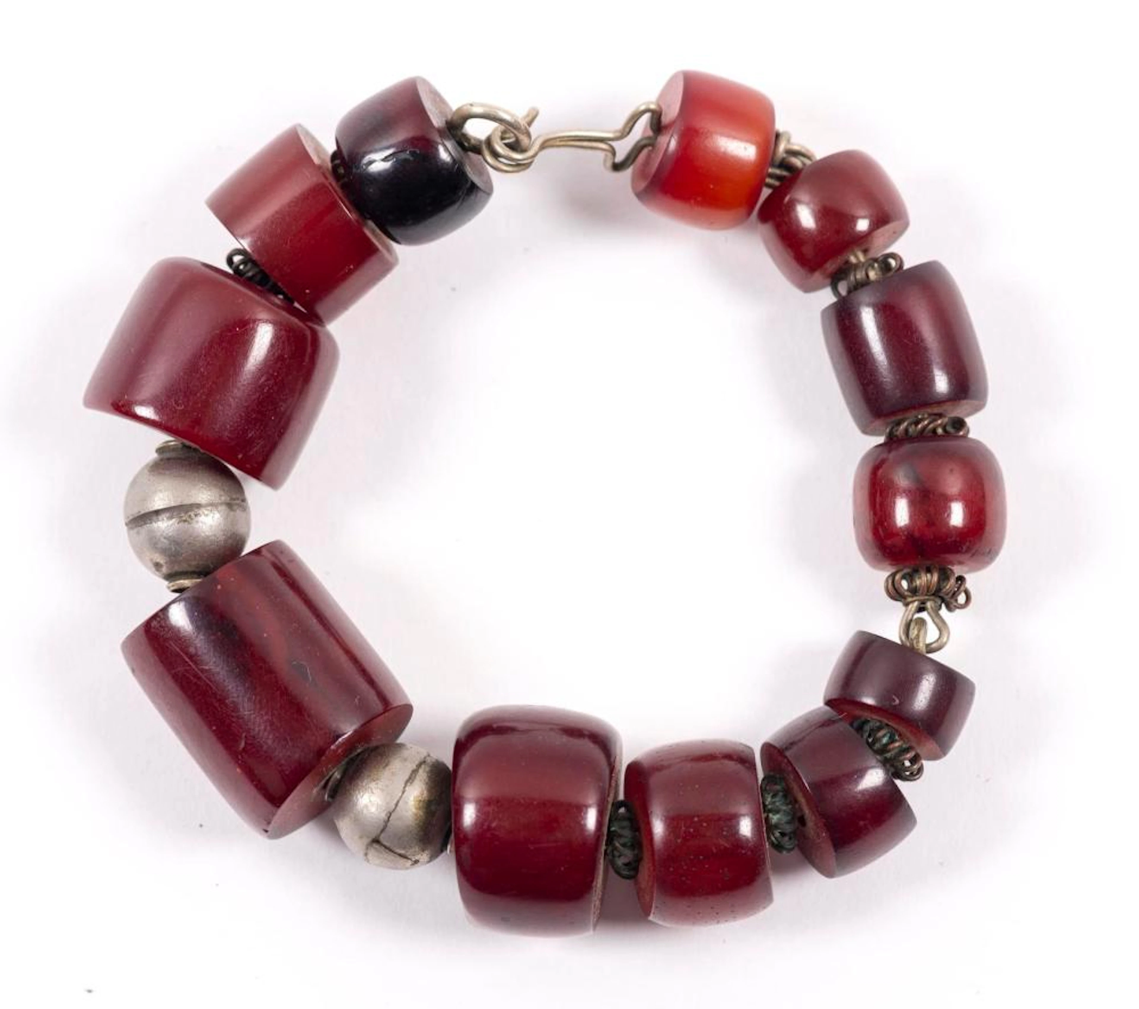 Bracelet en perles cylindriques en ambre rouge