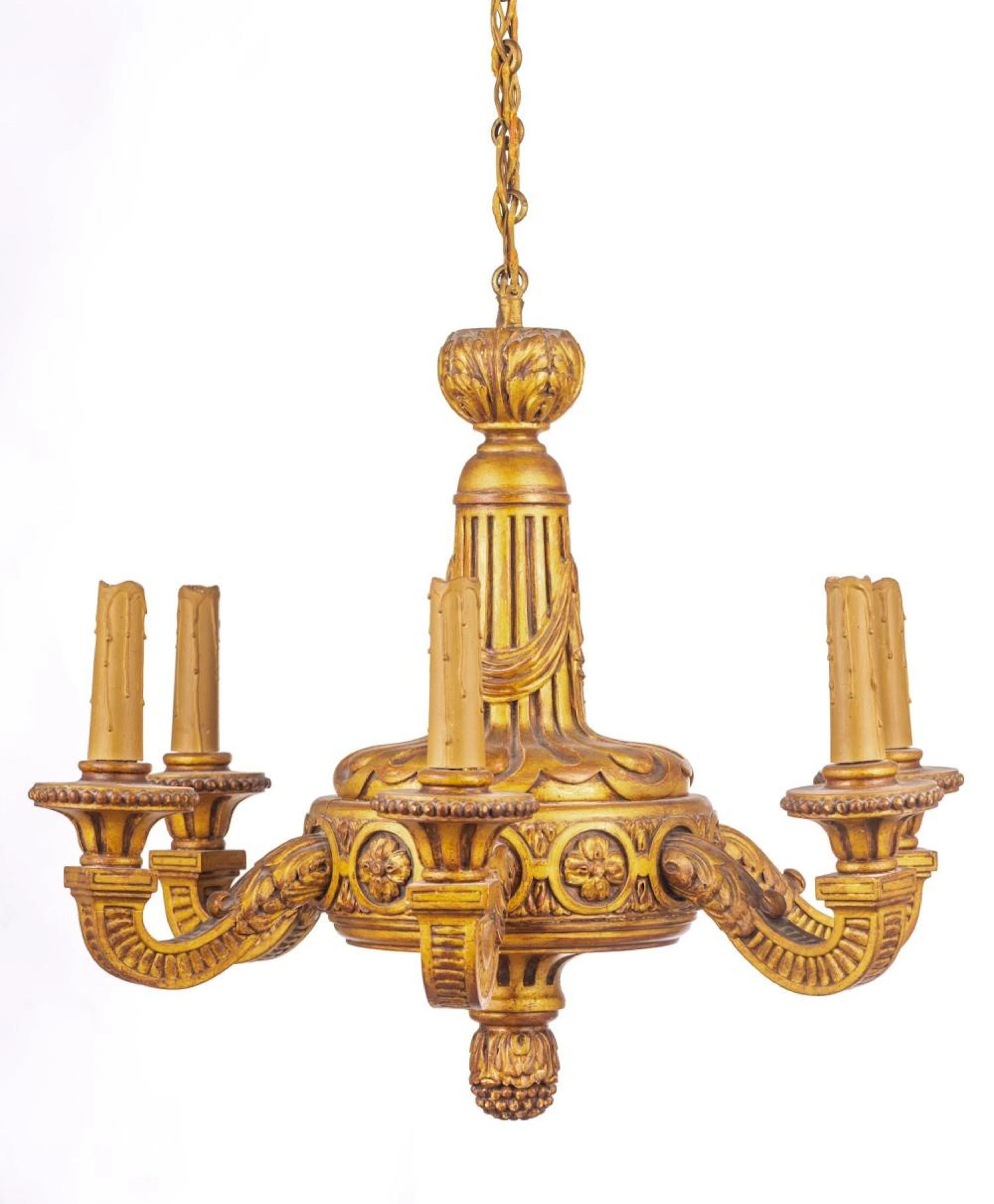 Lustre en bois sculpté et doré à 6 bras de lumières
