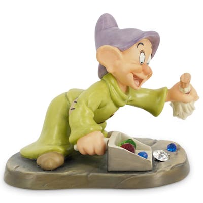 Disney Snow White "We Pick Up Everything In Sight" Figurine