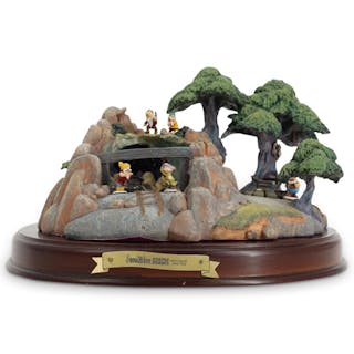 Disney Snow White "Seven Dwarfs' Jewel Mine" Figurine