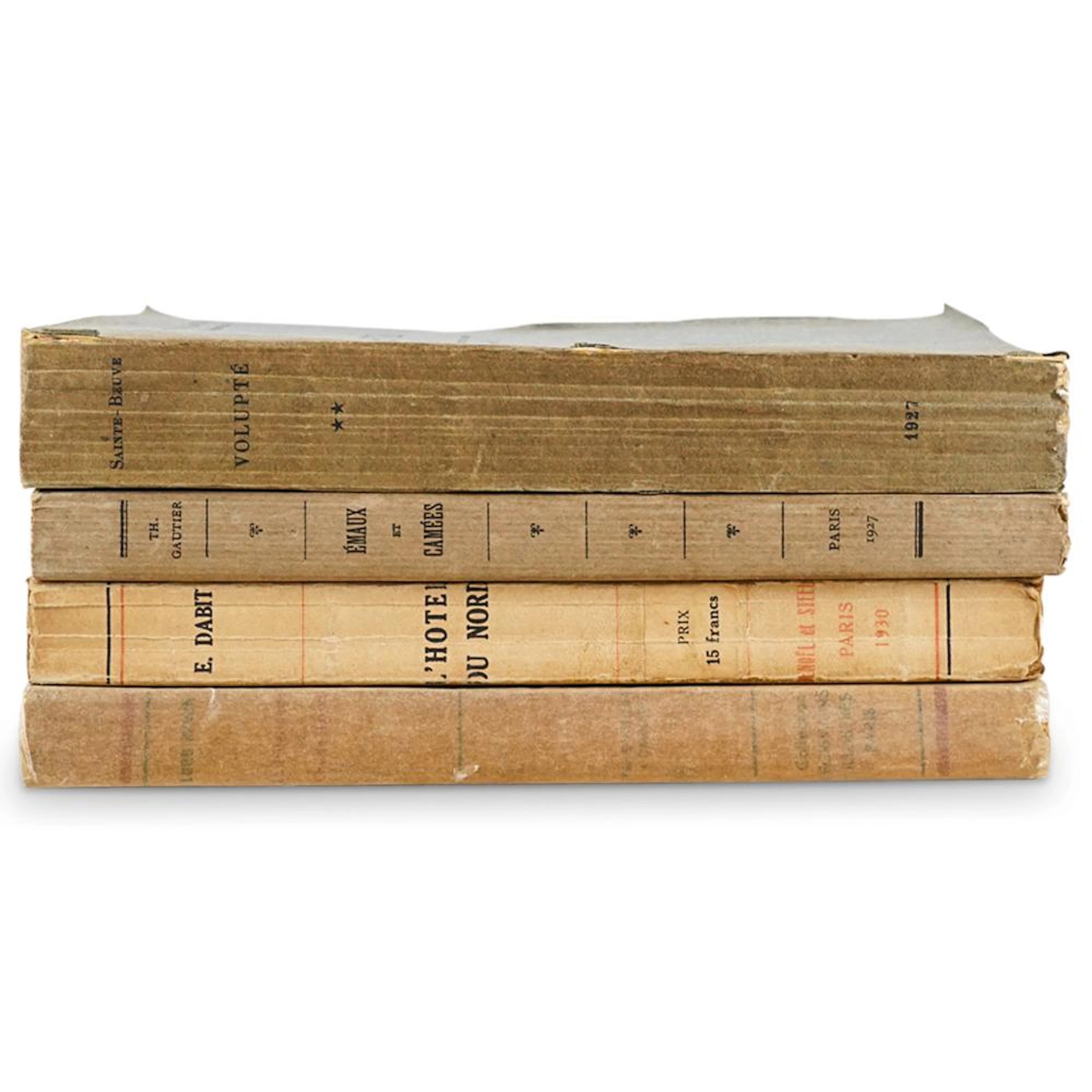 (4 Pc) Assorted French Books Grouping Set
