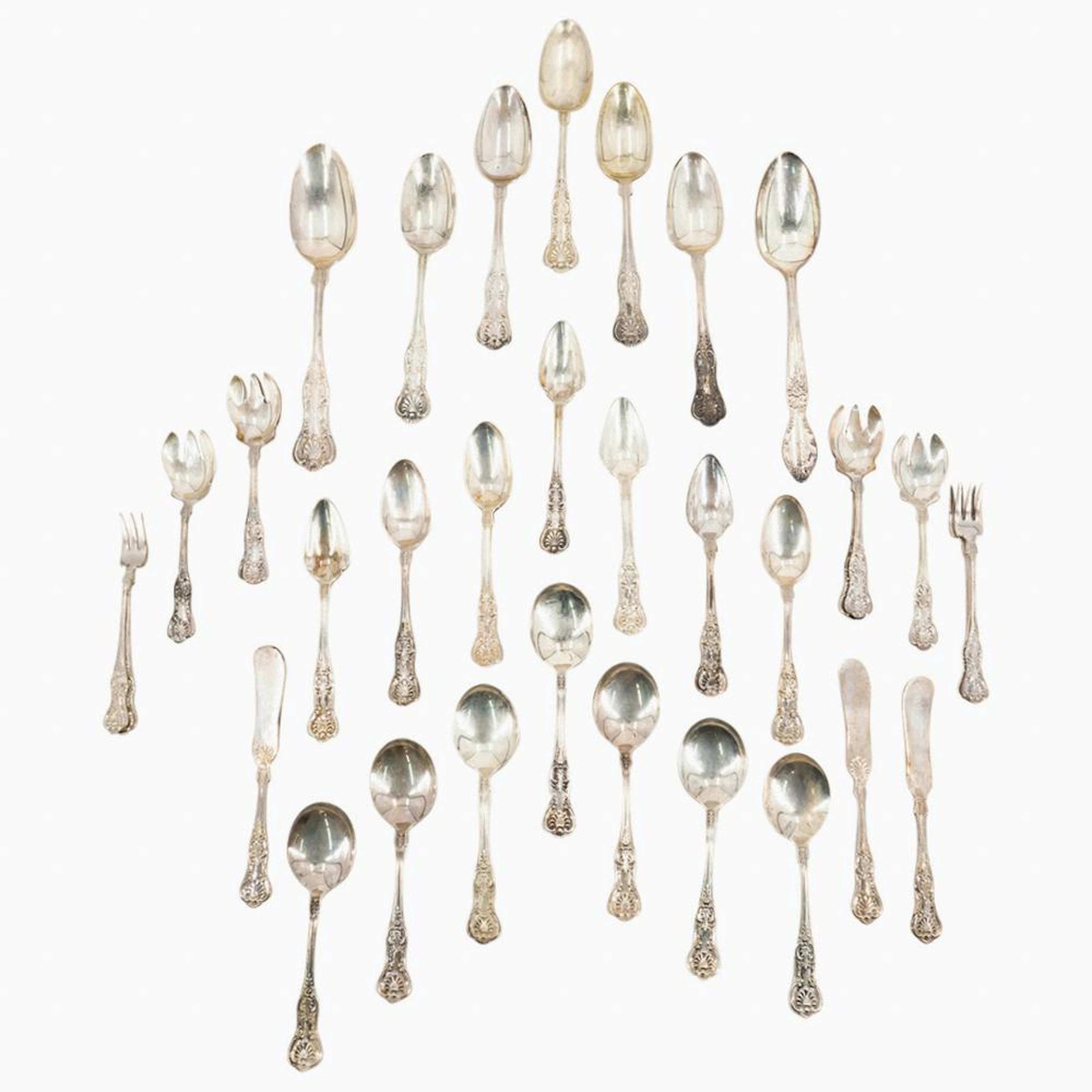 (35 Pc) Antique Wallace Sterling "Queens'" Silverware Set
