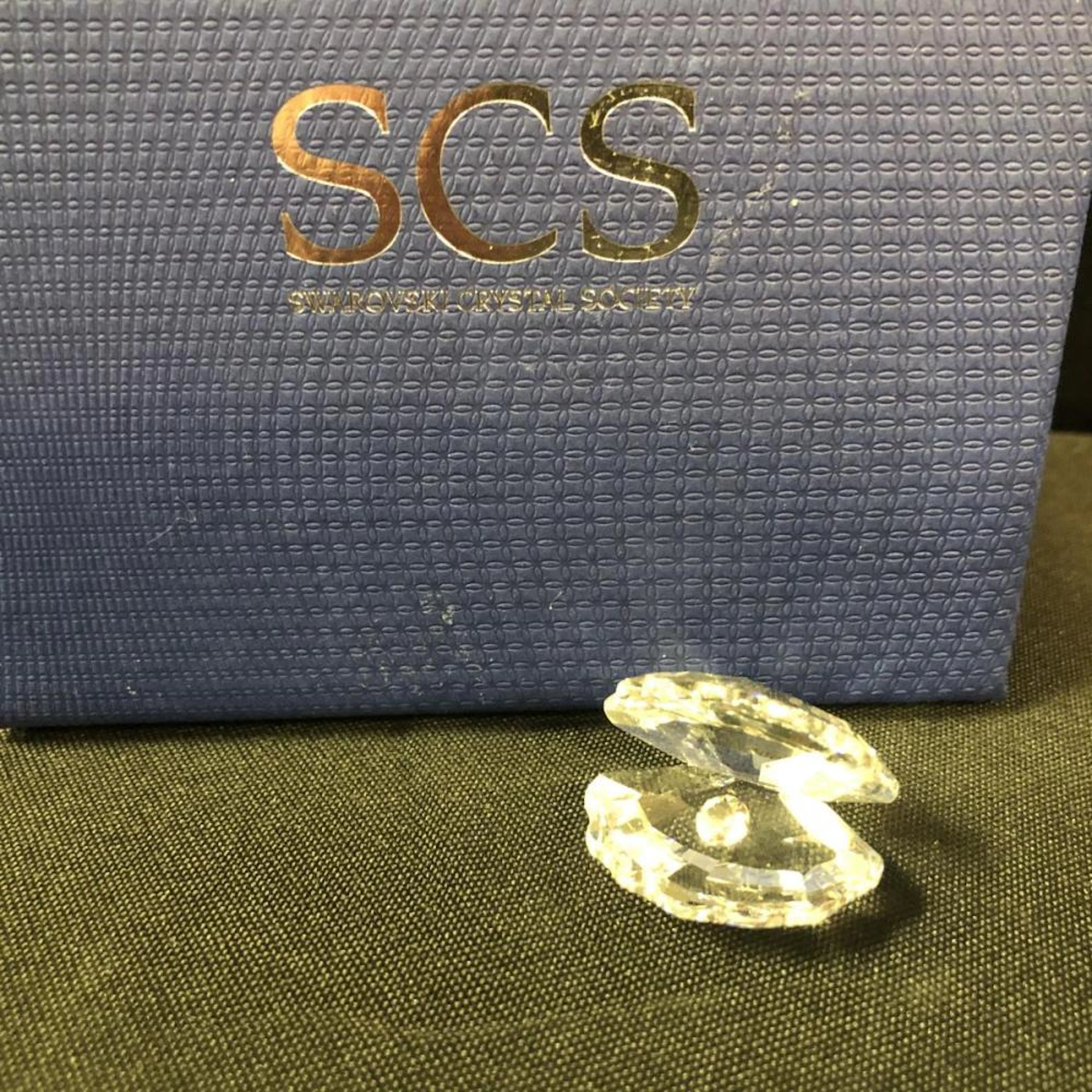 Swarovski Cut Crystal Oyster & Pearl Miniature