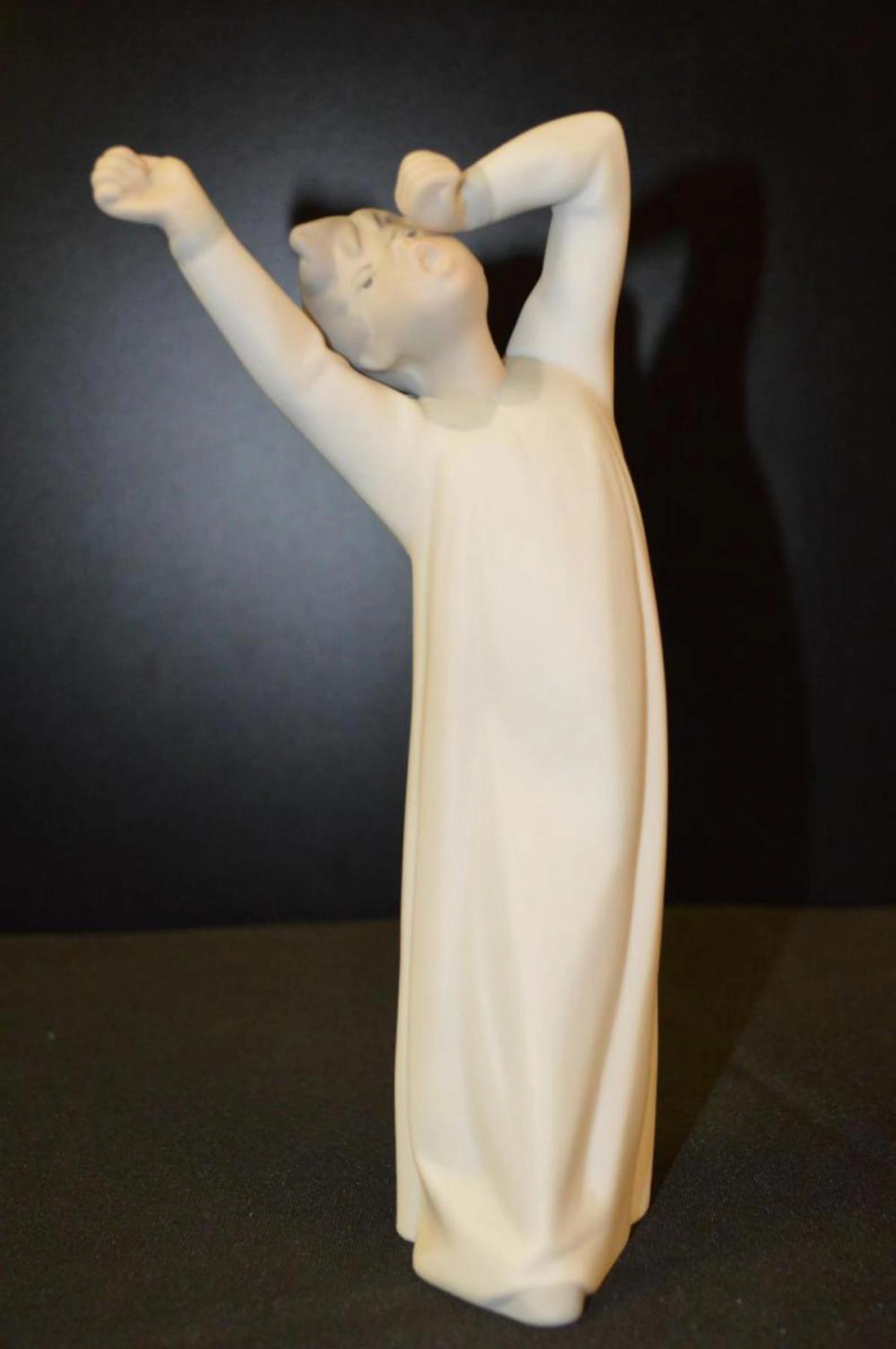 Vintage 1970 Lladro Retired Sleepy Stretching Boy