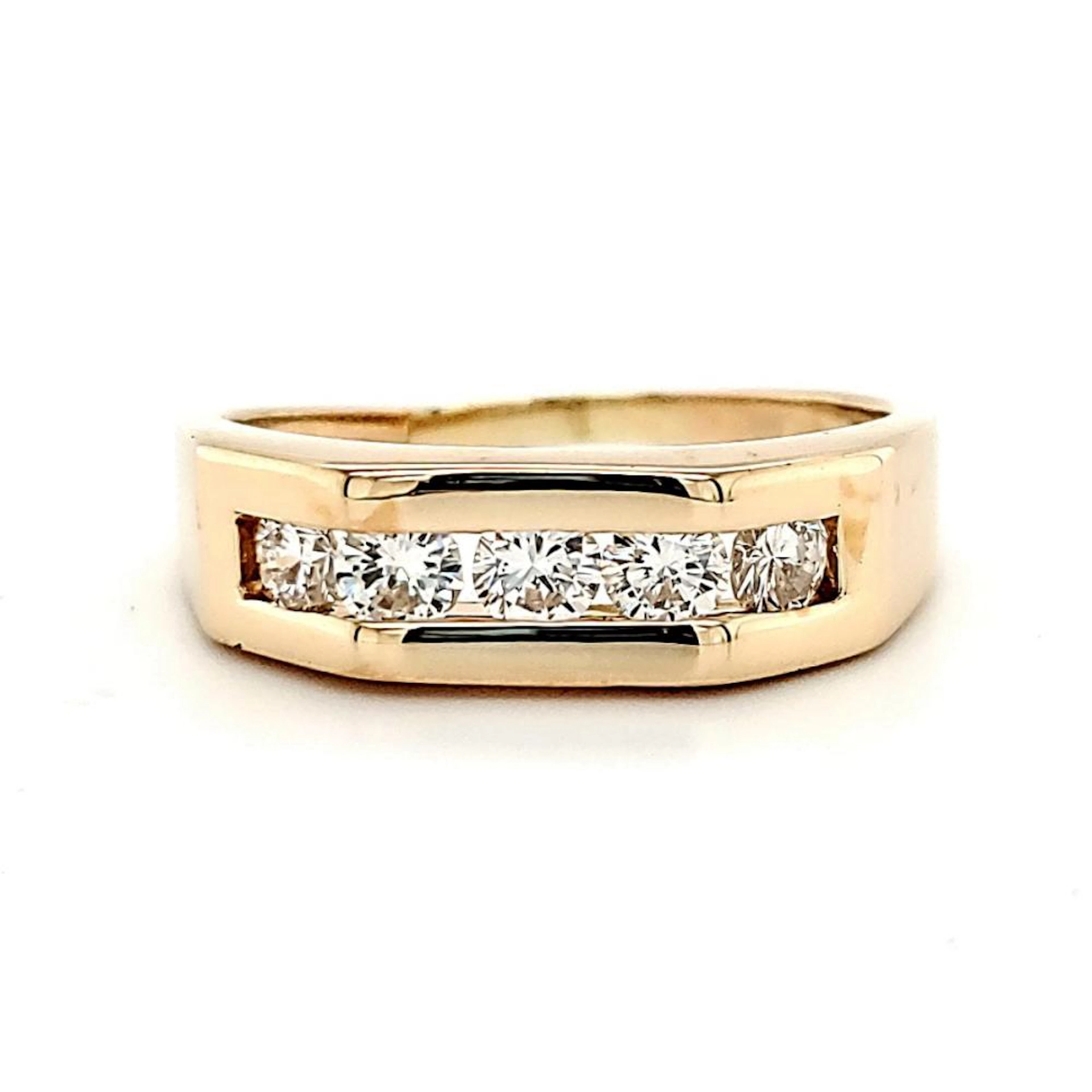 Men's 14kt yellow gold diamond ring