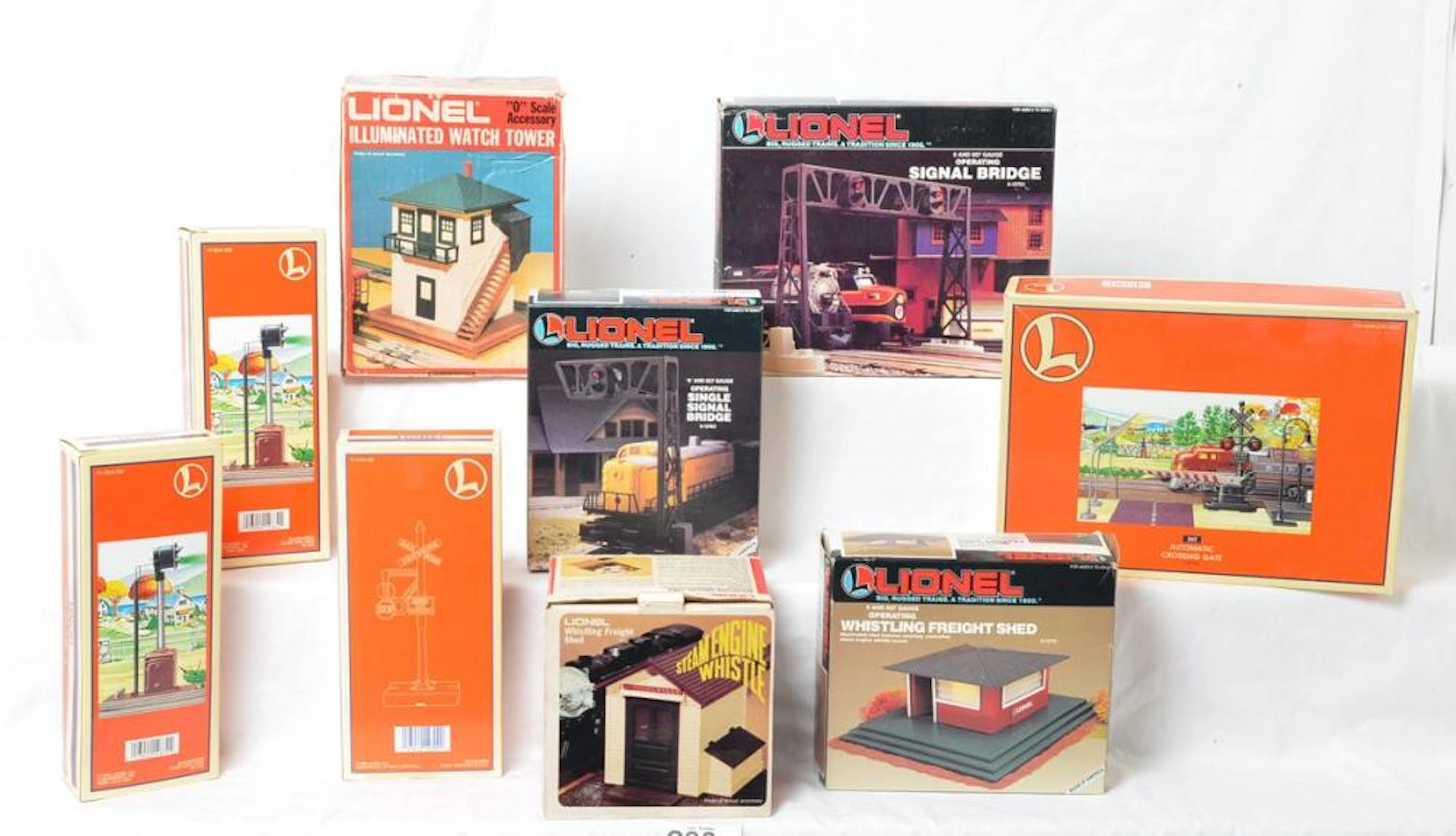 9 Lionel signals and trackside accessories 2126, 62162, 12763, 12832, etc.
