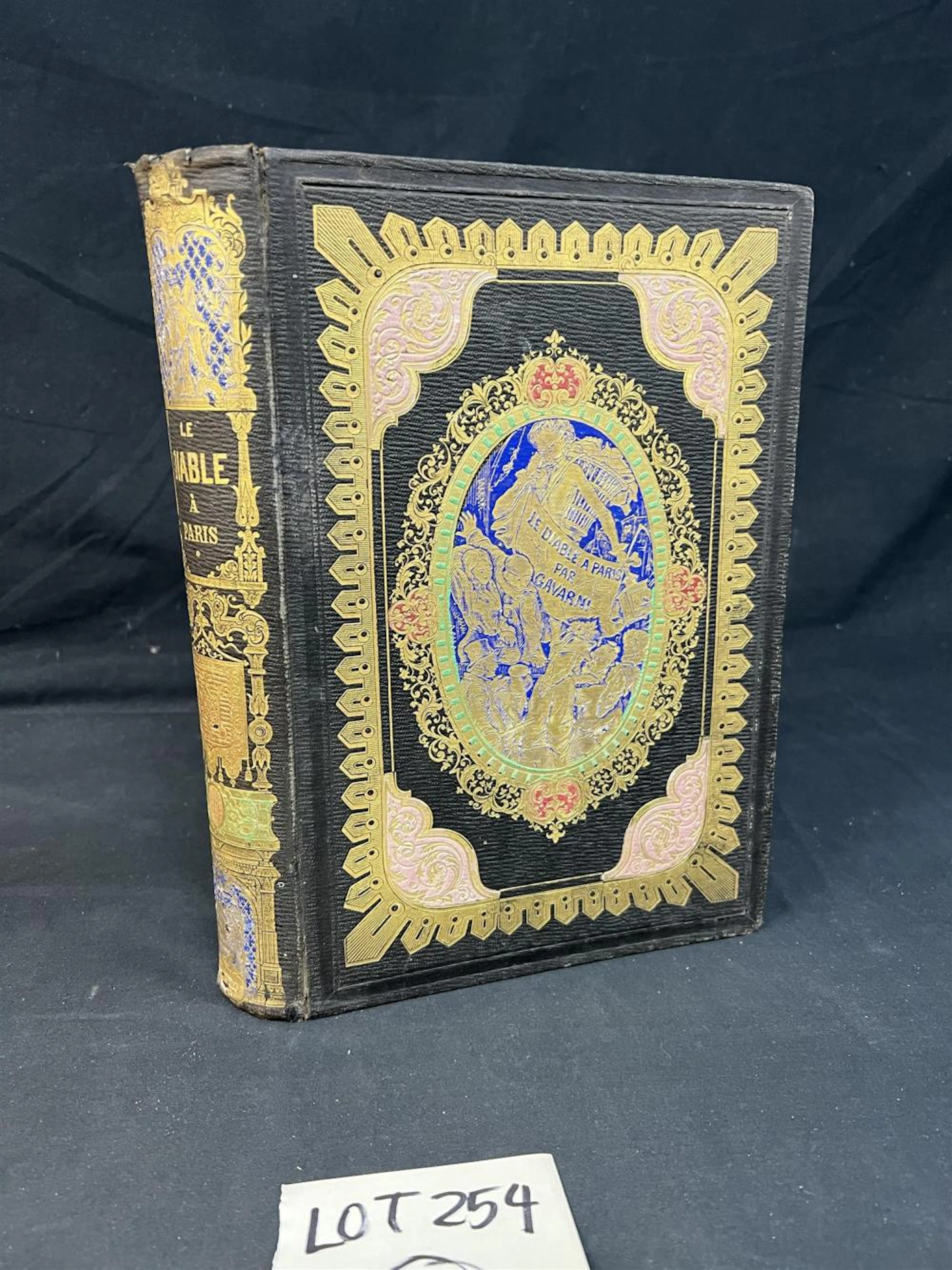 CHARACTERS OF PARIS FINE BINDING