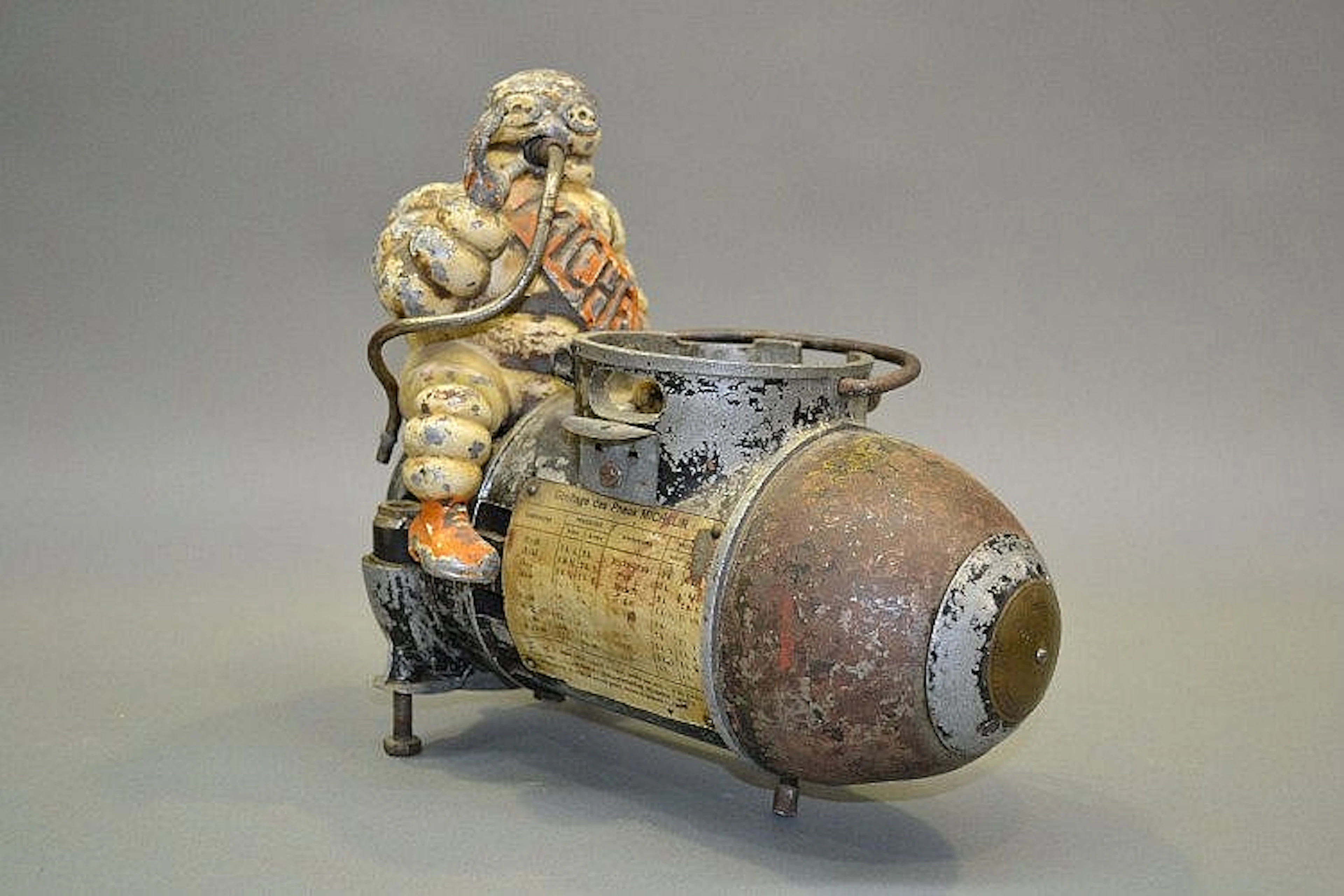Original vintage MICHELIN-BIBENDUM air compressor