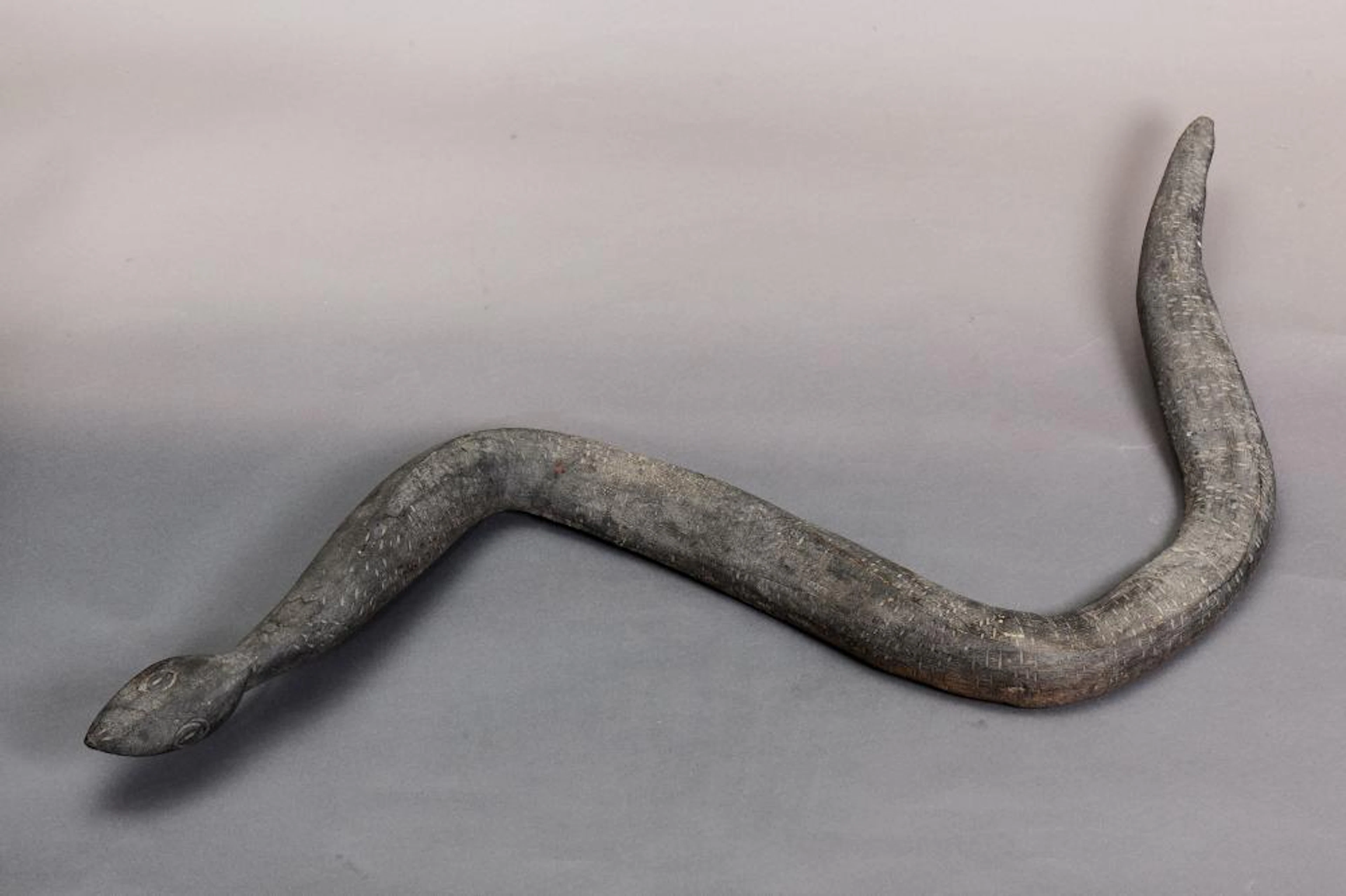 OLD ULURU SNAKE TOTEM, NORTHERN TERRITORY.