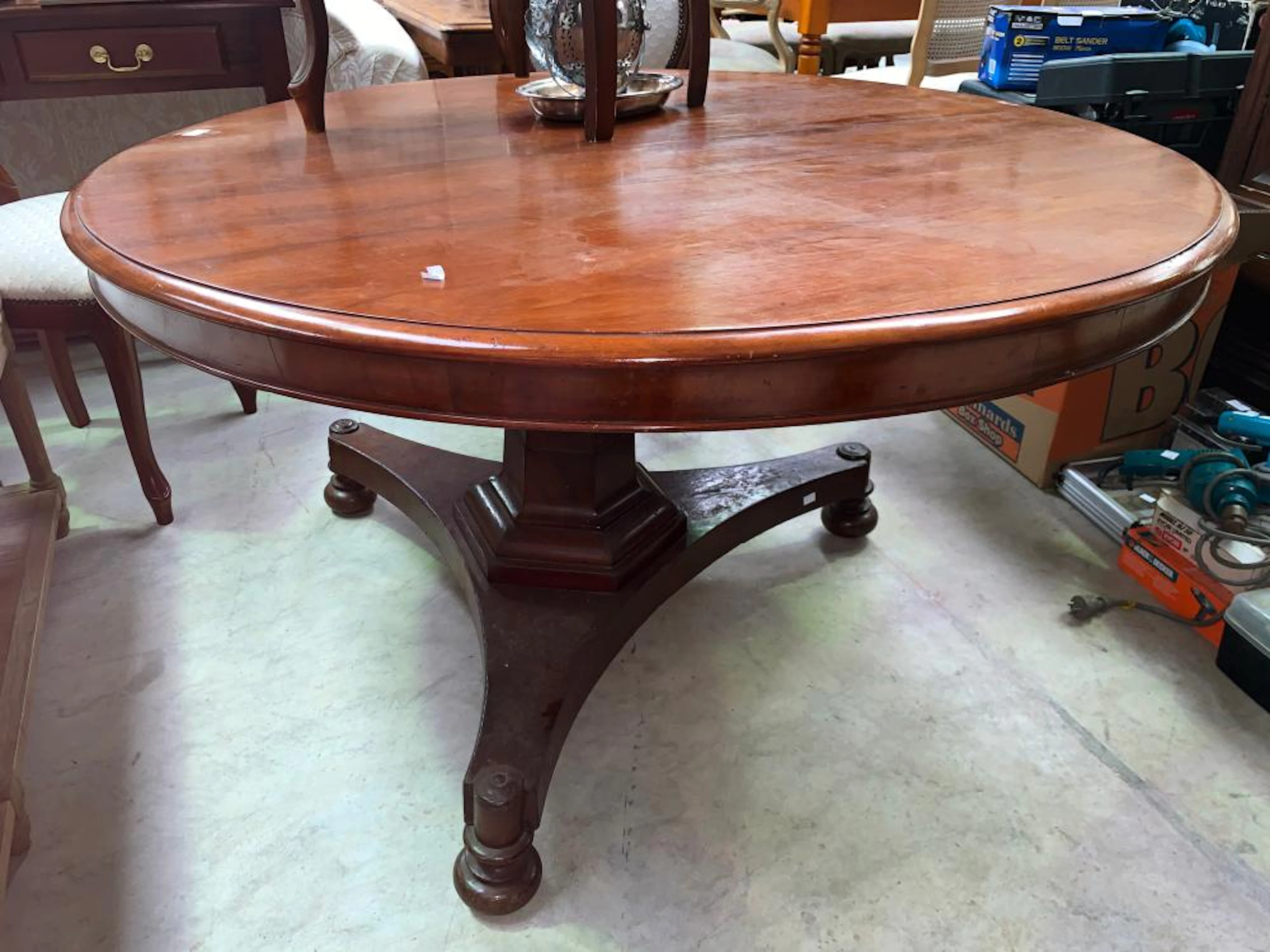 Antique circular Victorian cedar dining table, approx 135cm Dia x 71cm H