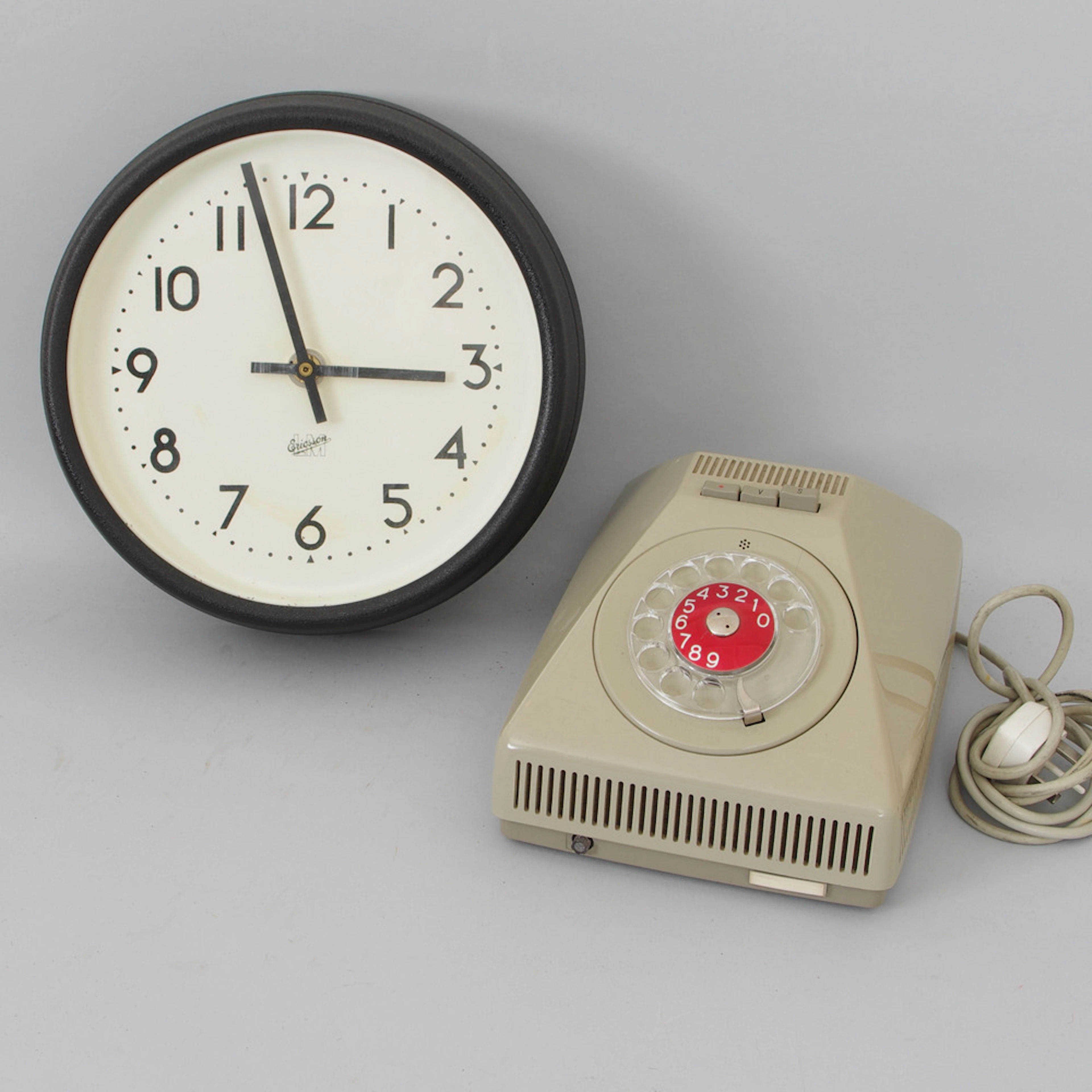 VÄGGUR SAMT VÄXELTELEFON, "Ericovox", LM-Ericsson.