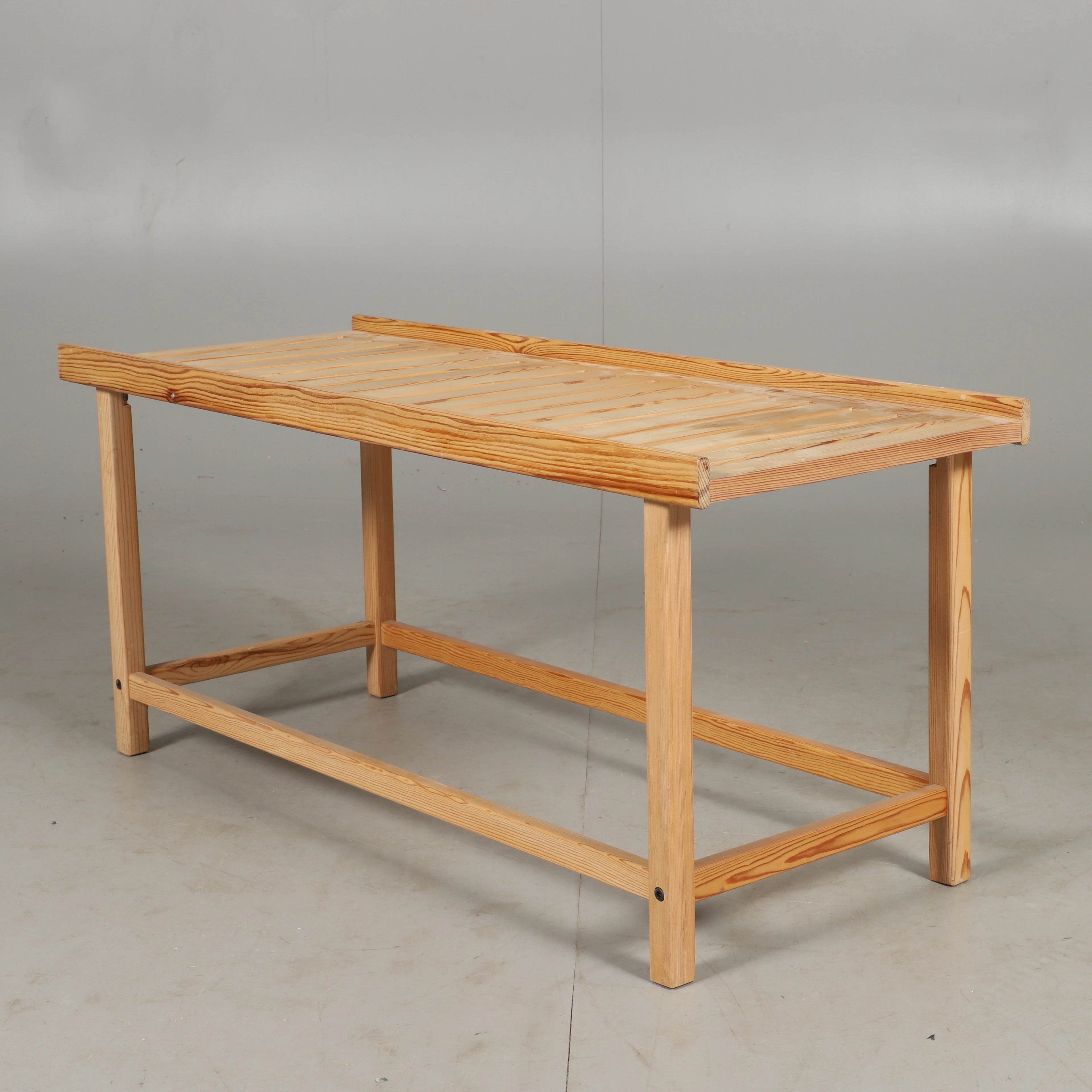 BLOMSTERBORD, ”Tulpan II”, furu, IKEA, design Erik Wörts.
