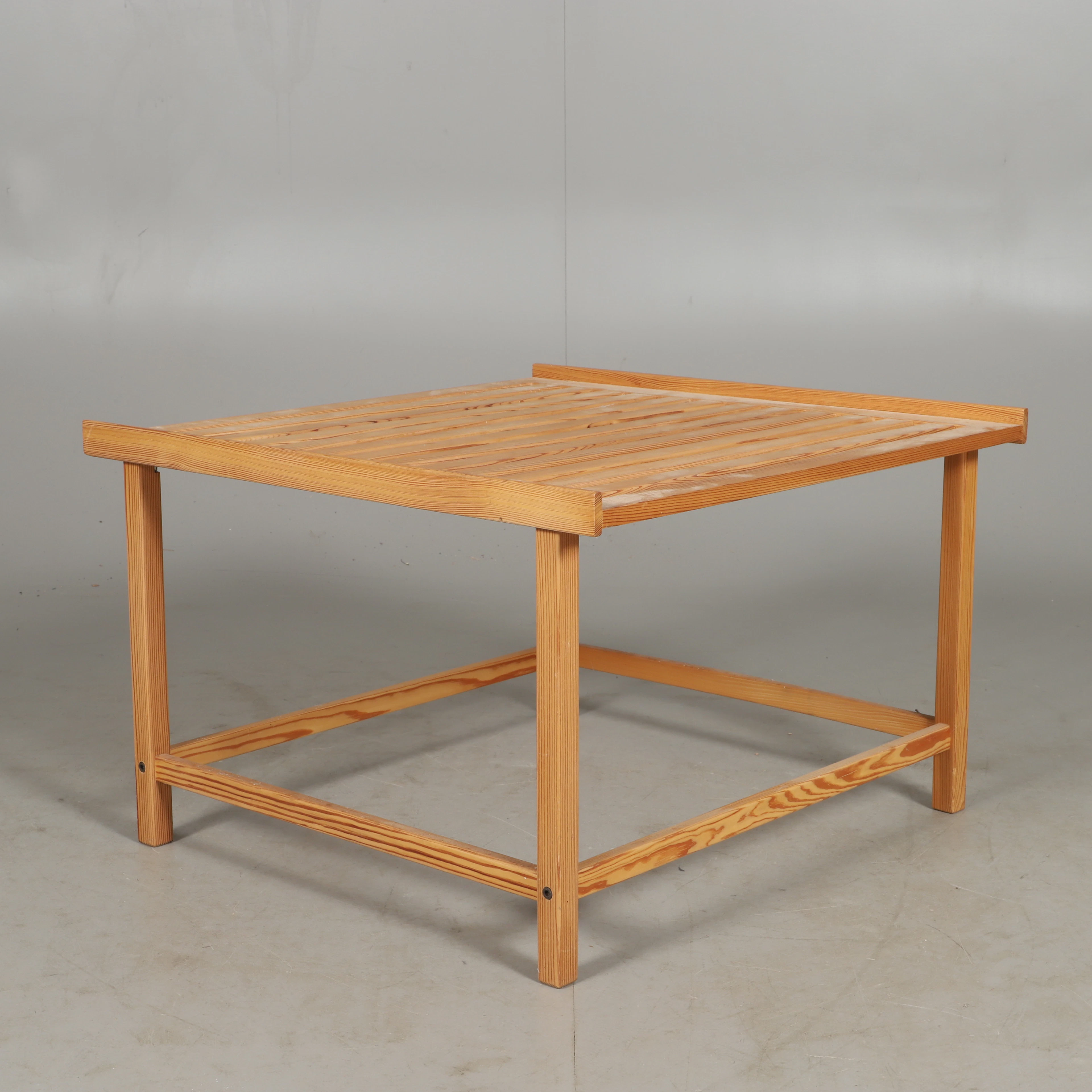 BLOMSTERBORD, ”Tulpan I”, furu, IKEA, design Erik Wörts.