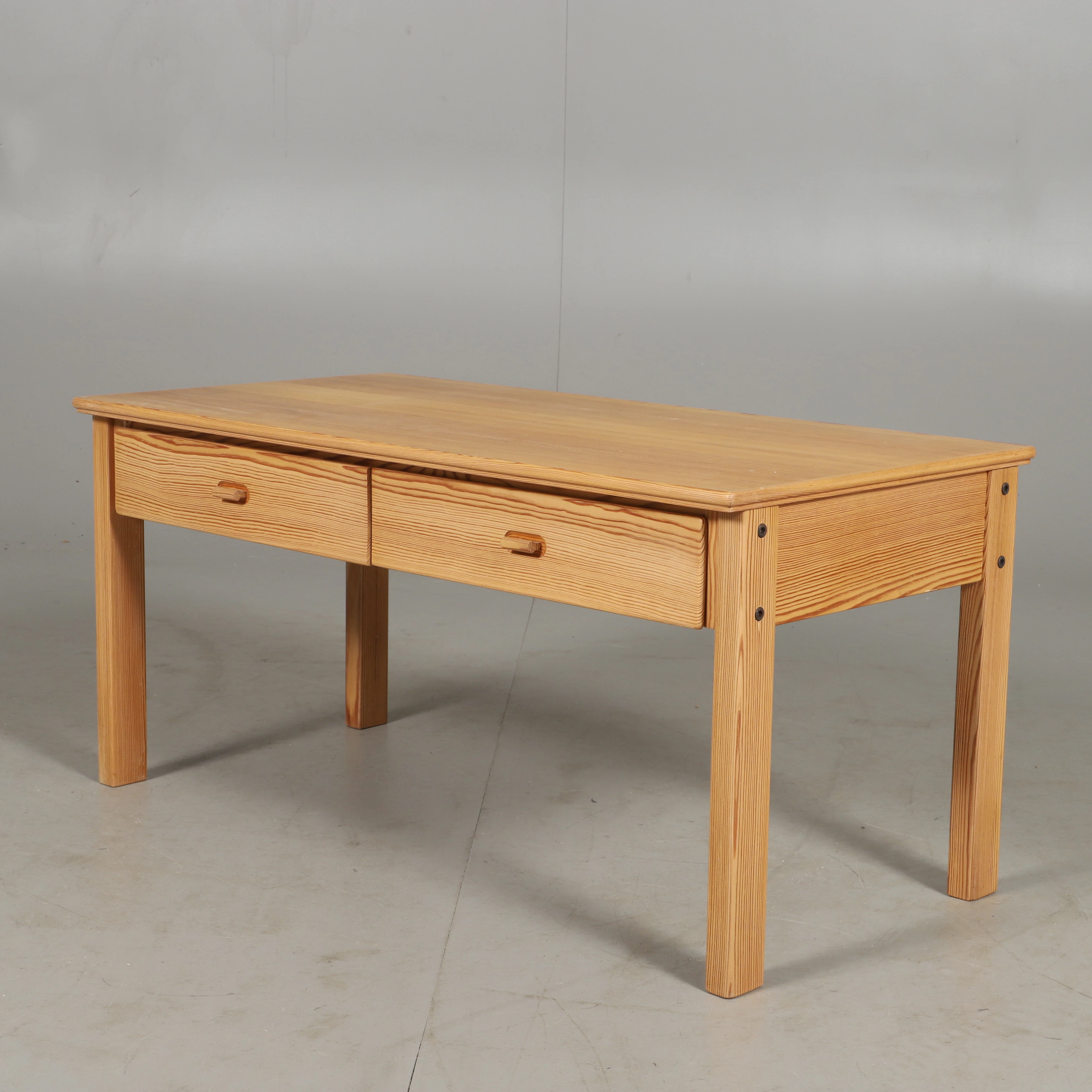 HALLBYRÅ, furu, IKEA, design Erik Wörts.