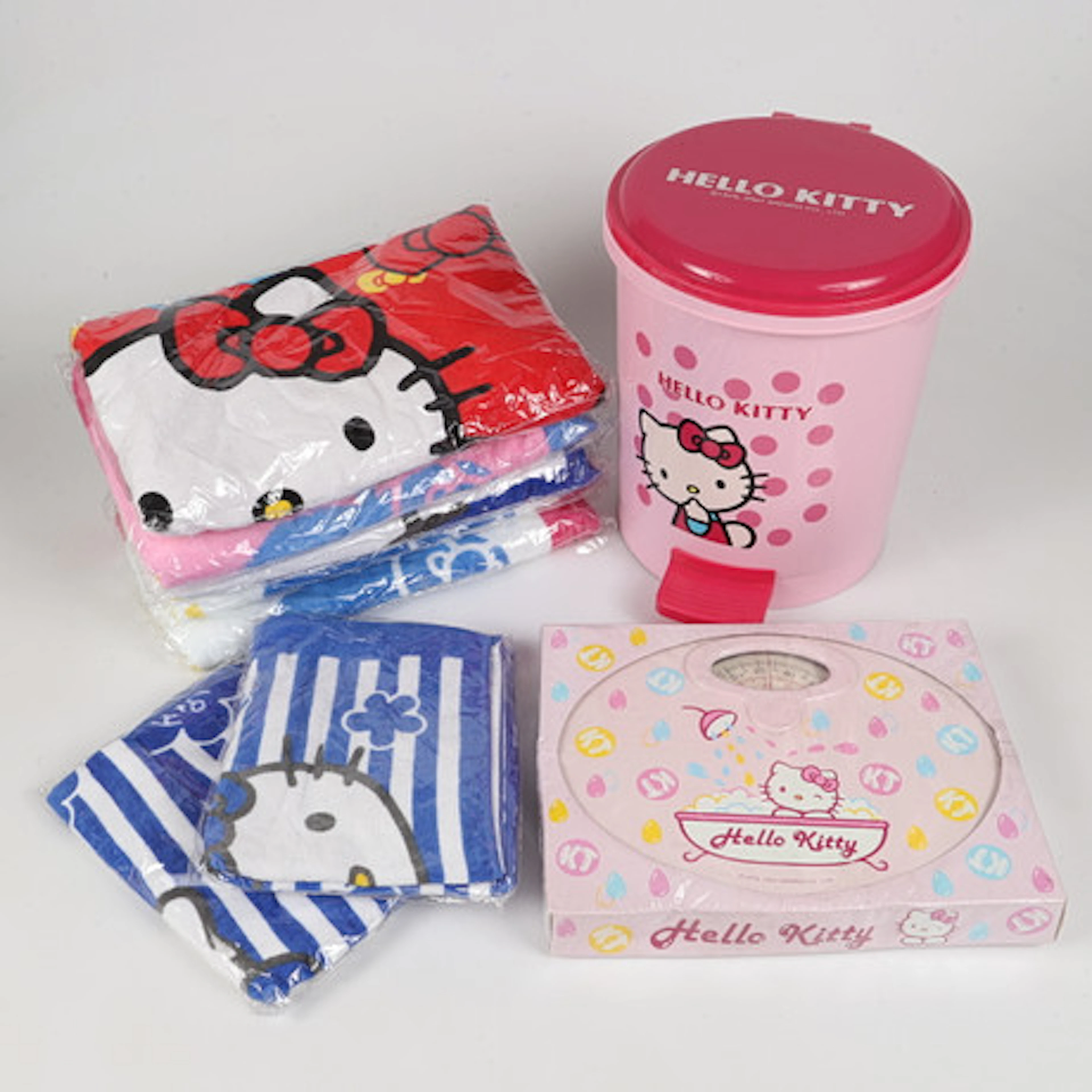 BADLAKAN/HANDDUKAR M.M., Hello Kitty, Sanr…