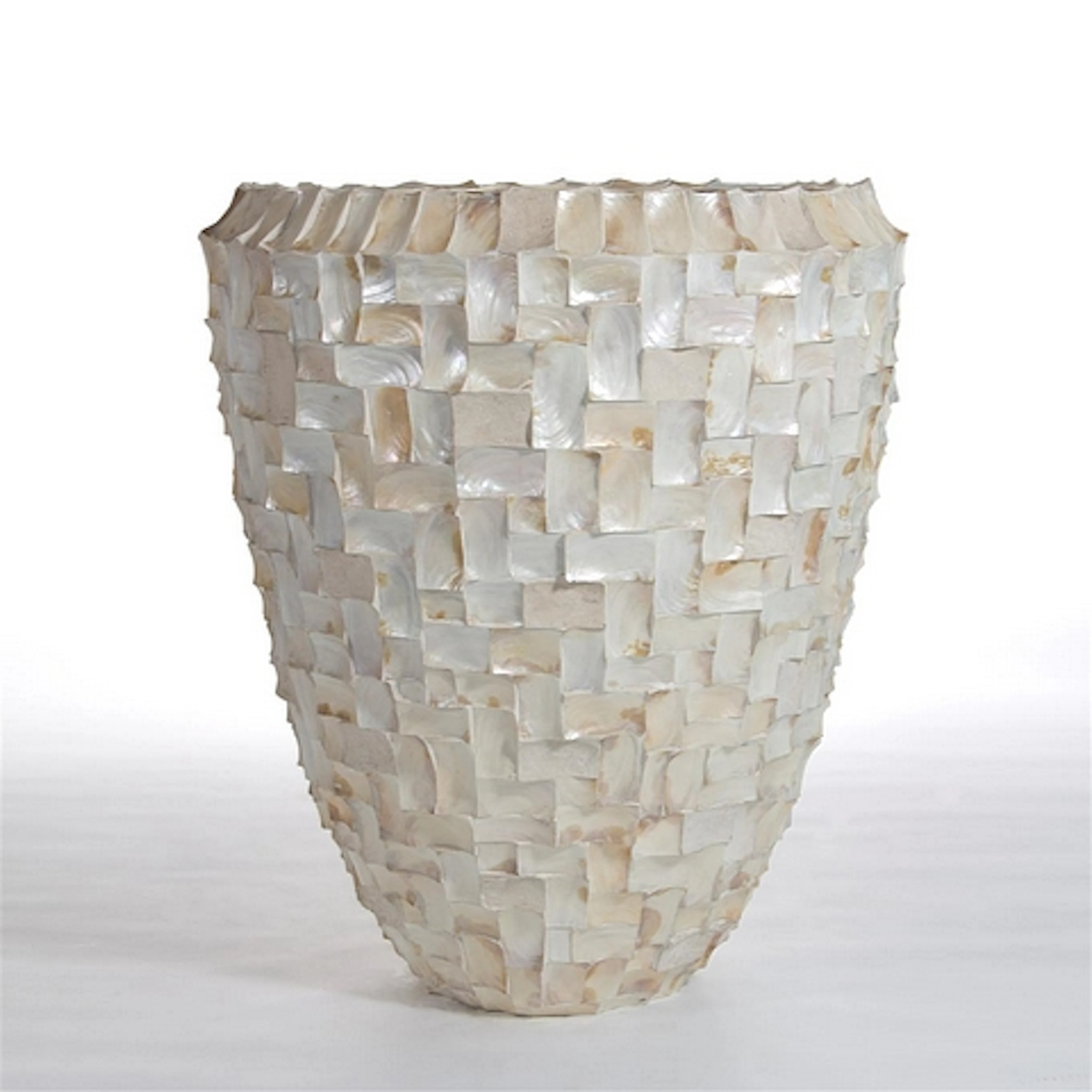 Vase gladiator white radica white kabibe shell and...