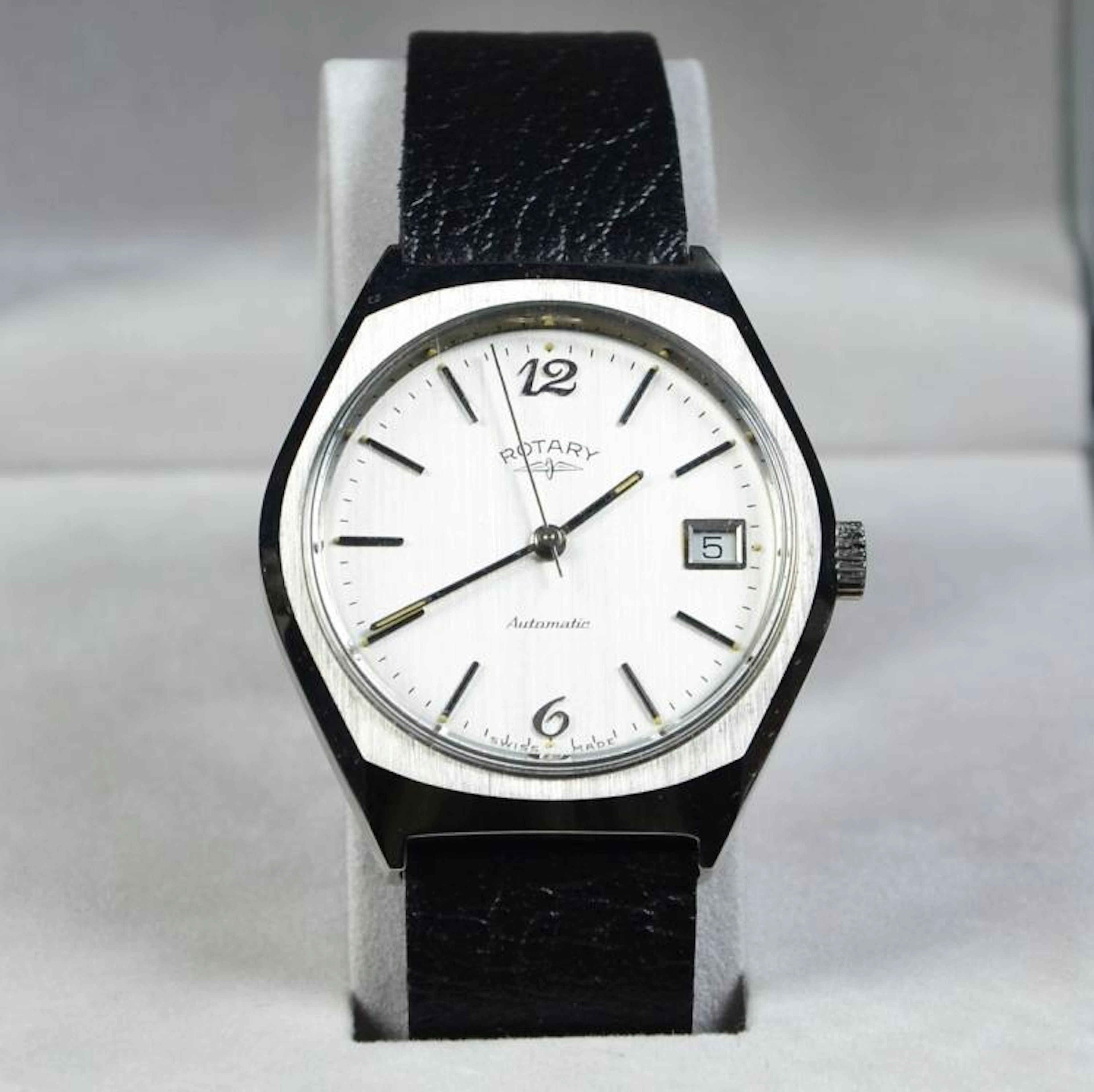 Steel wristwatch ROTARY Automatic . Calendar. With box. Very good condition.